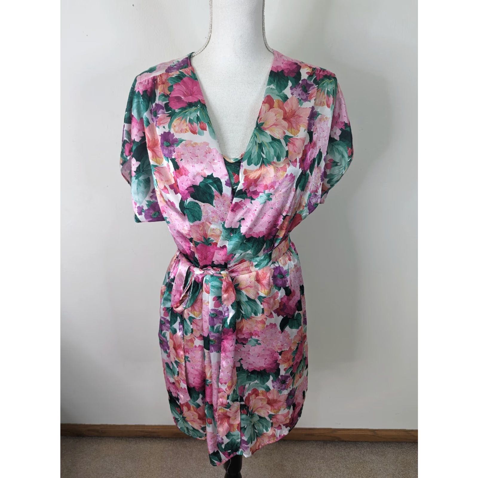 Vintage VINTAGE 2pc SATIN Nylon Floral mini Nightgown Short Sleeve Robe SET Medium D4S Size 32" / US 10 / IT 46 - 2 Thumbnail