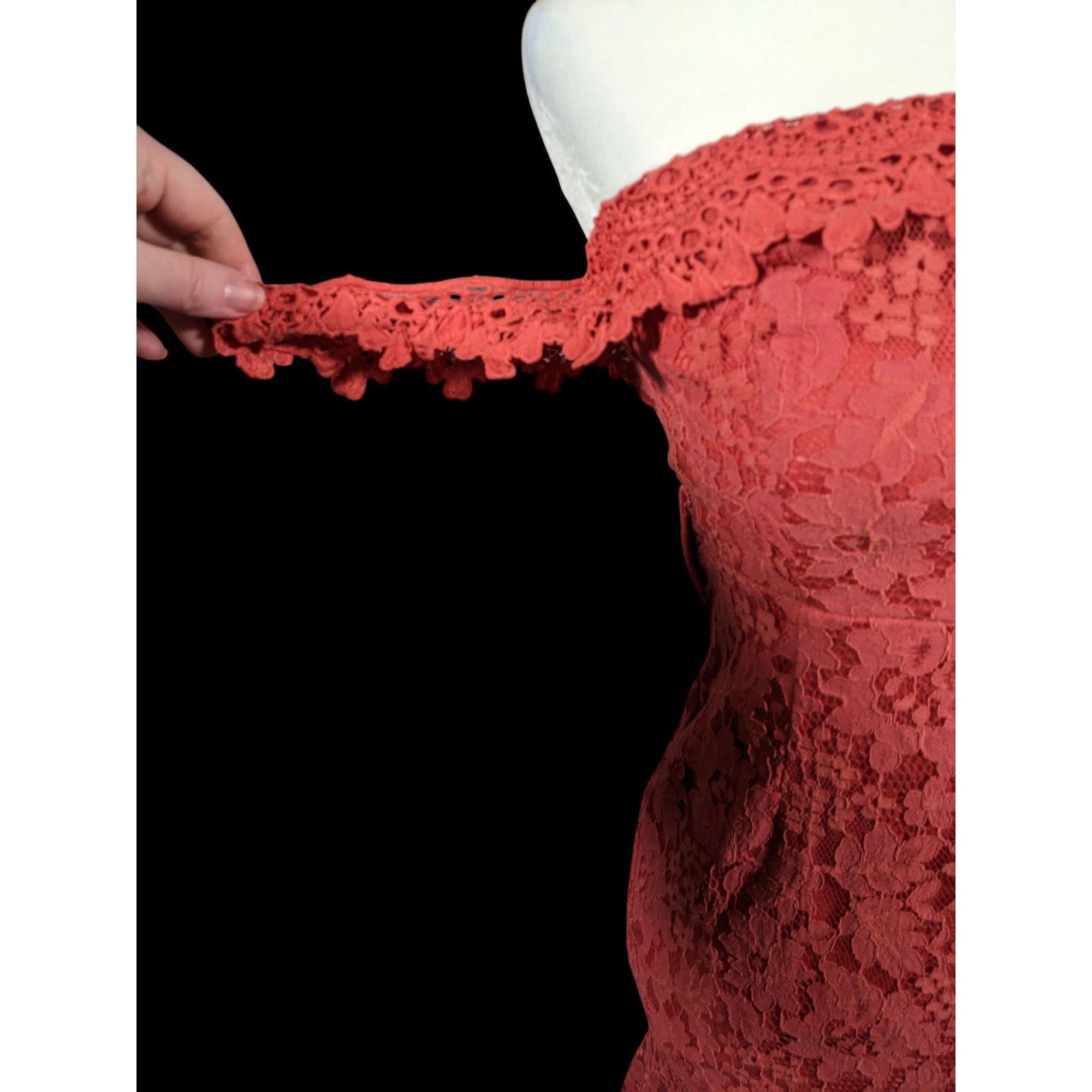Other Love Triangle Coral Lace Cold Shoulder Floral Dress Size 10 Size L / US 10 / IT 46 - 3 Thumbnail
