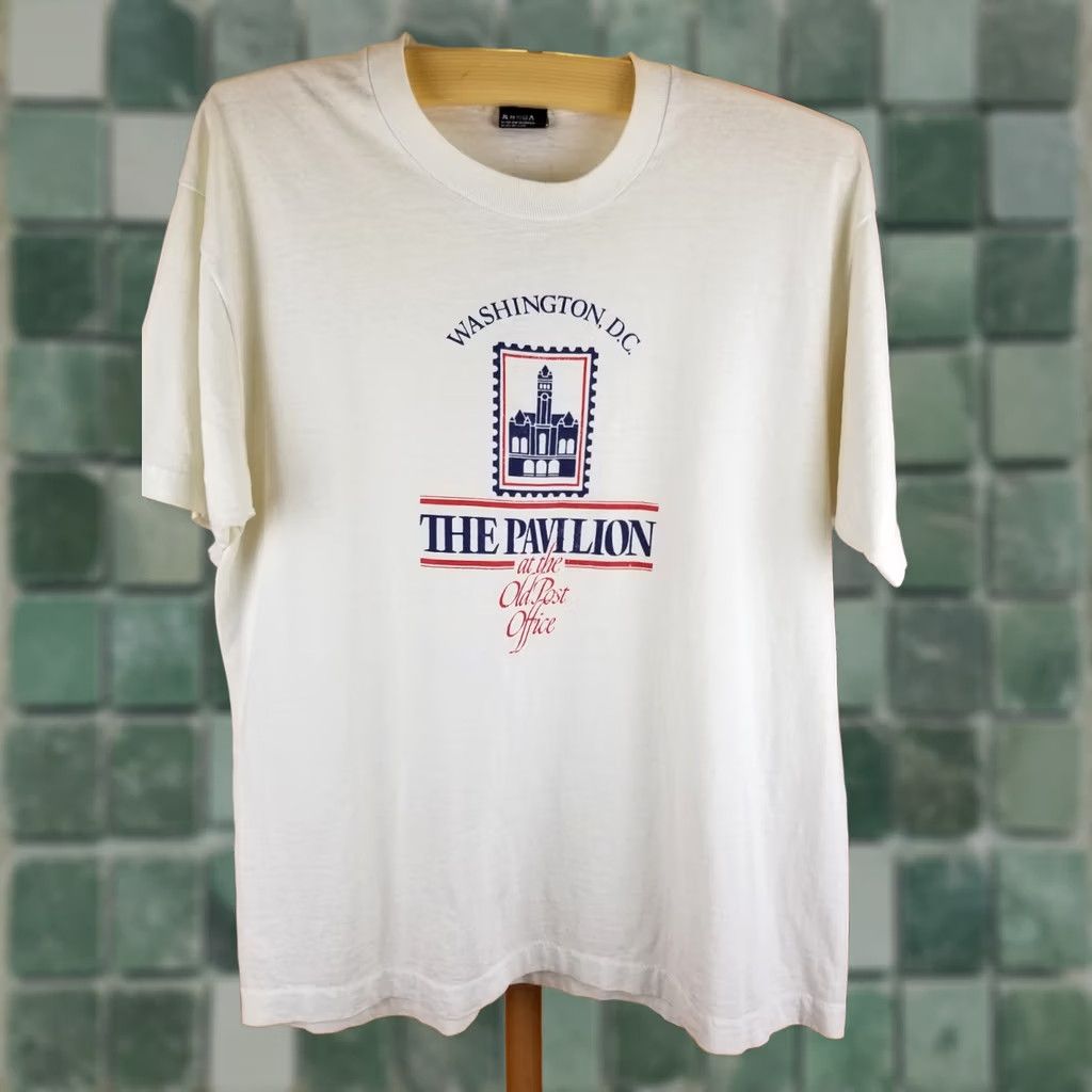 Fruit Of The Loom VINTAGE 90s THE PAVILLION AT THE OLD POST OFFICE T-SHIRT XL White Fruit of the Loom Men Size US XL / EU 56 / 4 - 1 Thumbnail