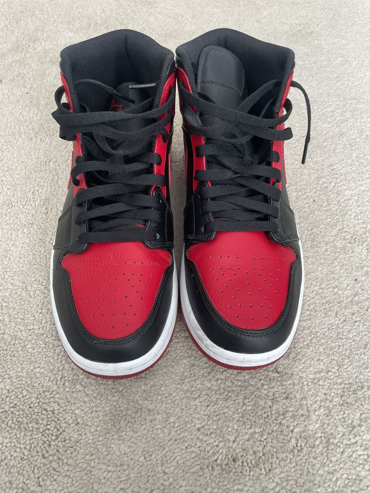Jordan Brand Nike Air Jordan 1 Mid Banned (2020) Size US 9.5 / EU 42-43 - 2 Thumbnail