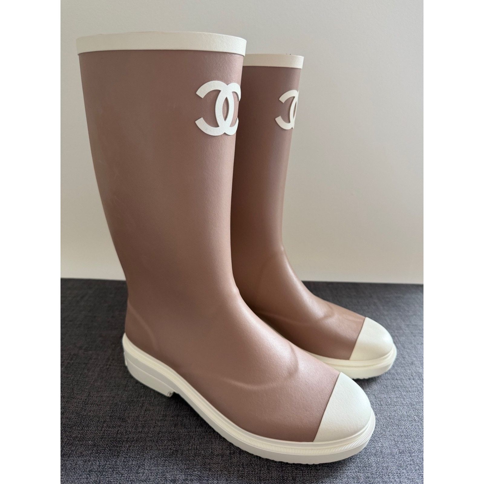 Chanel Chanel Beige White CC Logo High Pull On Rubber Rain Boots 42 Size US 12 / IT 42 - 10 Thumbnail