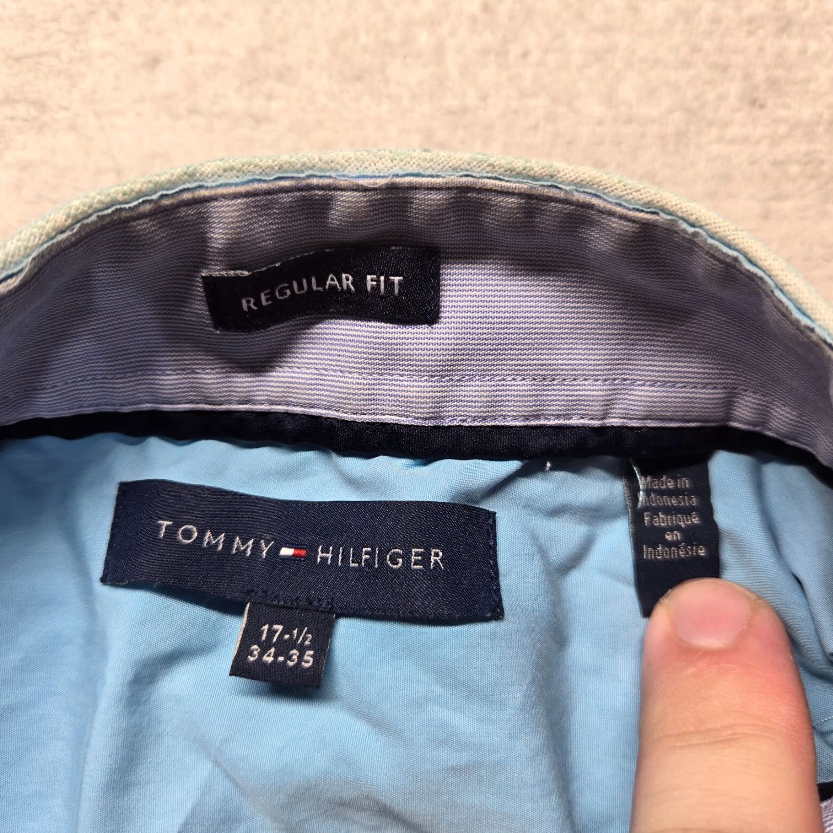 Tommy Hilfiger Tommy Hilfiger Shirt Button-Up Long Sleeve Men's 17.5 34-35 Blue Cotton Solid Button-Up Shirt Mens 90s? Size US XXL / EU 58 / 5 - 3 Thumbnail