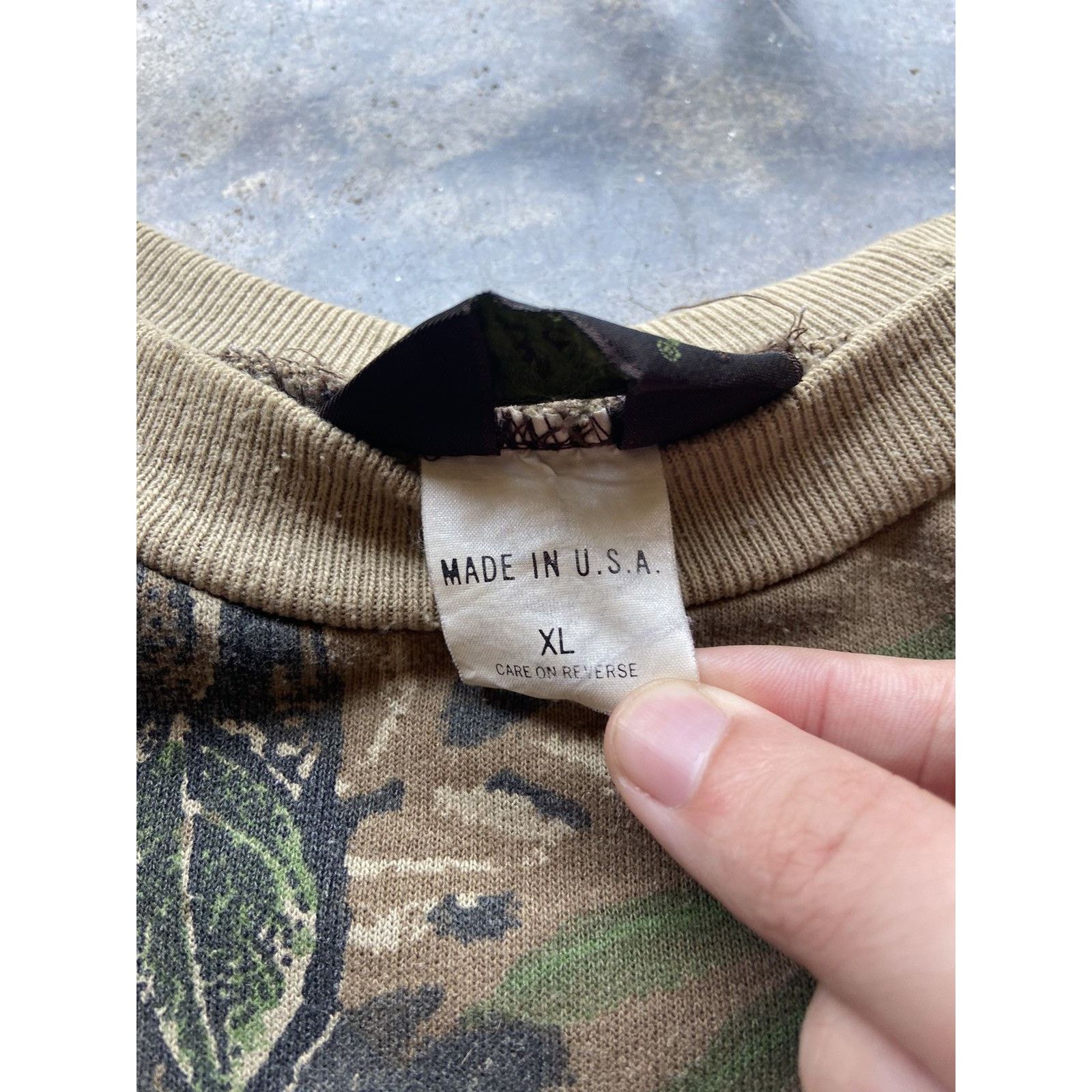 Carhartt Crazy Vintage 90’s Rare Realtree Camo Sweatshirt XL Size US XL / EU 56 / 4 - 3 Thumbnail
