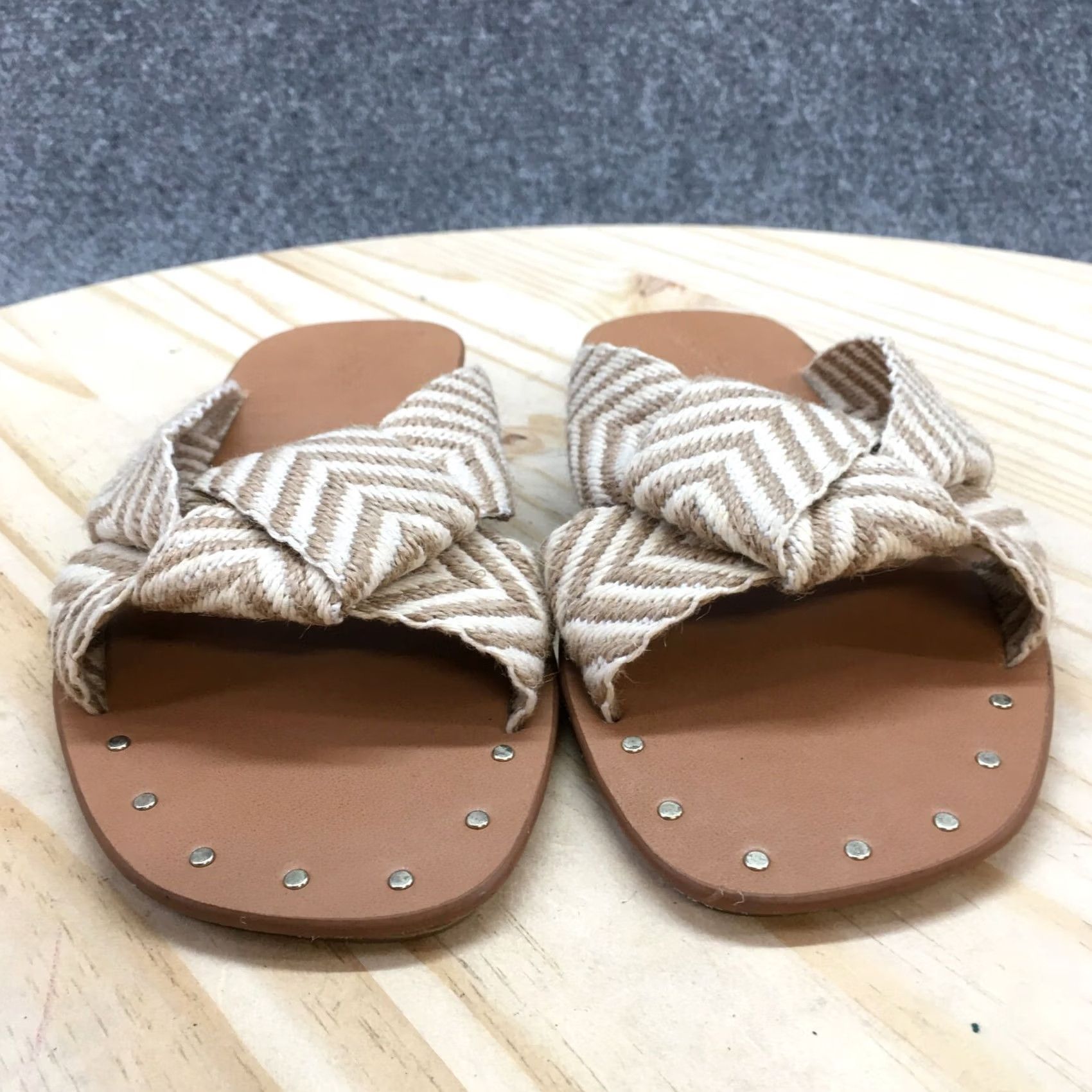 Vintage Universal Thread Sandals Womens 7 Chevron Print Knotted Strap Slide Brown Fabric Size US 7 / IT 37 - 4 Thumbnail