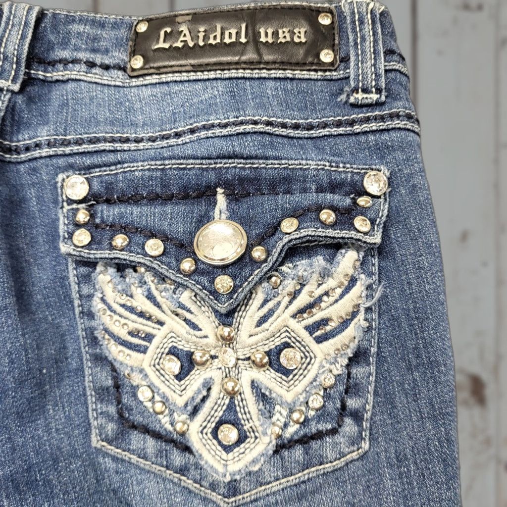 Vintage LA Idol USA Jeans Capris Womens Size 7 W28-L21 Rhinestone Pockets Embroider Blue Jean Capris Women Blue Jeans Size 28" / US 6 / IT 42 - 1 Thumbnail