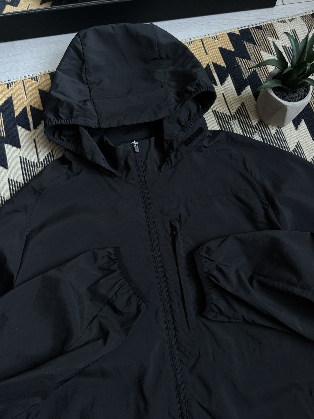 Uniqlo Uniqlo Nylon Jacket Size US XL / EU 56 / 4 - 6 Thumbnail