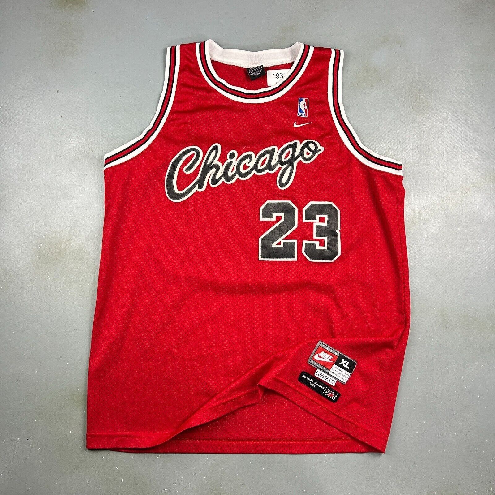 Nike VINTAGE 90s | Chicago Bulls #23 Jordan Nike Jersey XL Size US XL / EU 56 / 4 - 1 Thumbnail