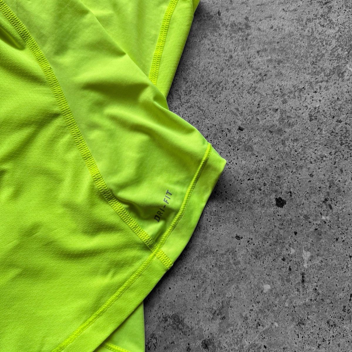 Nike Nike Pro Womens Green Sports Tank Top Center Print Active Size XS / US 0-2 / IT 36-38 - 4 Thumbnail