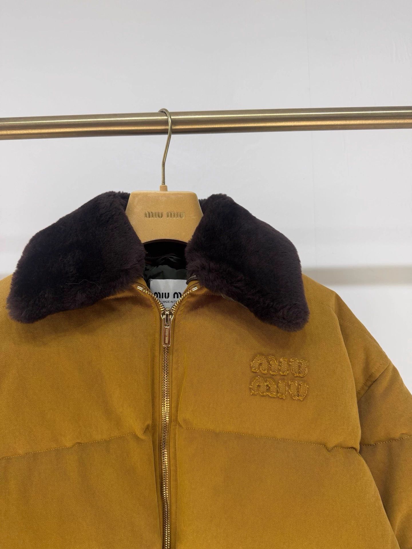 Miu Miu Miu Miu Embroidered Logo Shearling Collar Puffer Size XS / US 0-2 / IT 36-38 - 2 Thumbnail