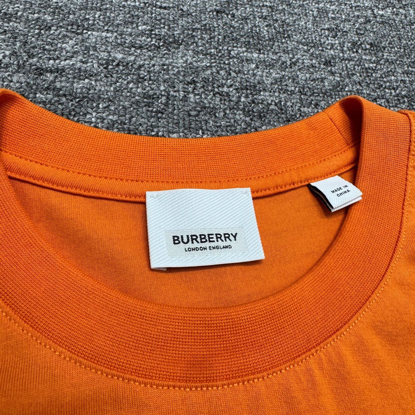 Burberry Burberry Embroidered Letter Short Sleeve XS 98 New Stain Size US XS / EU 42 / 0 - 3 Thumbnail