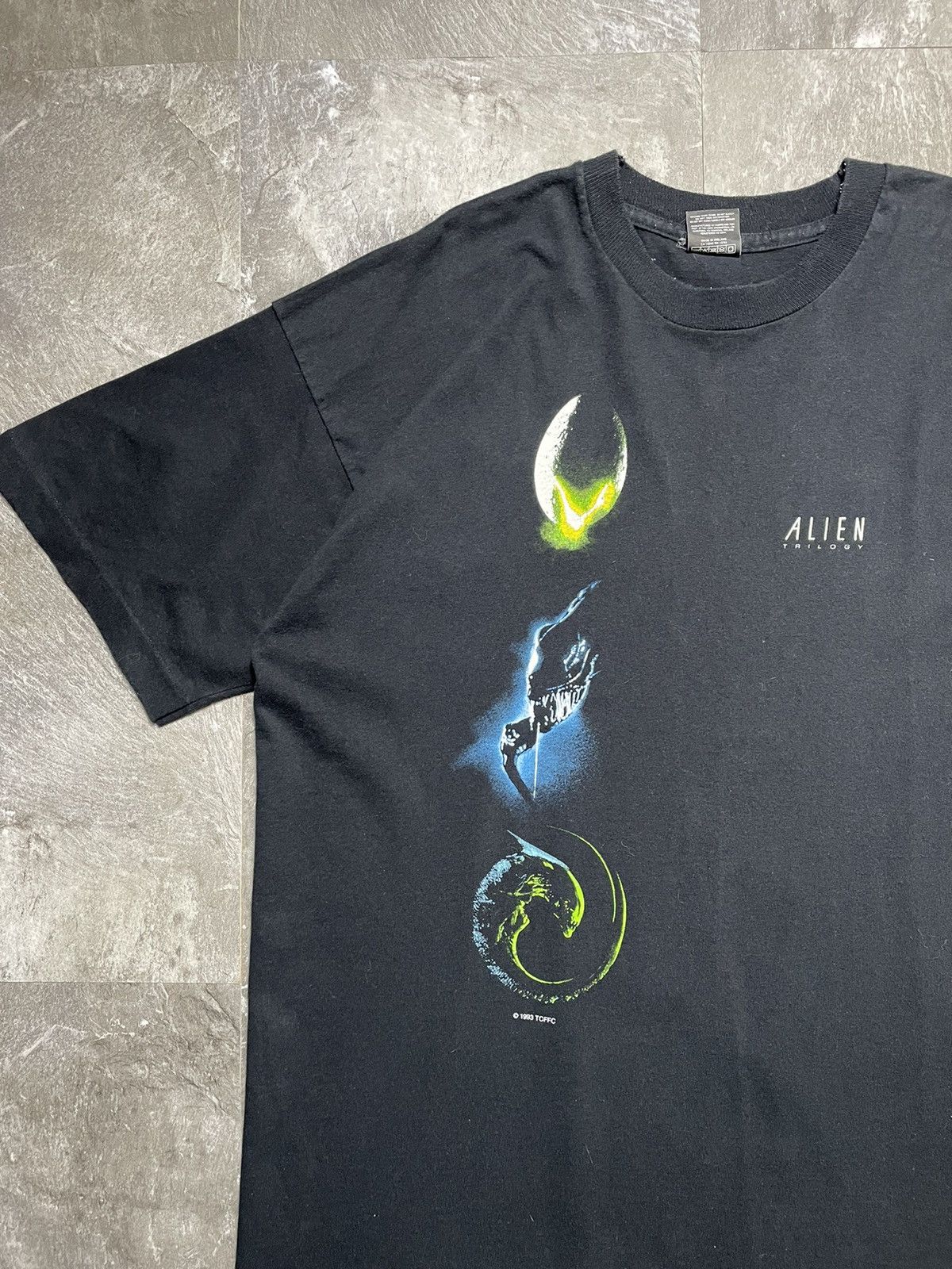 Vintage Vintage 1993 Alien Trilogy Movie Promo T Shirt Screen Sters Size US XL / EU 56 / 4 - 2 Thumbnail