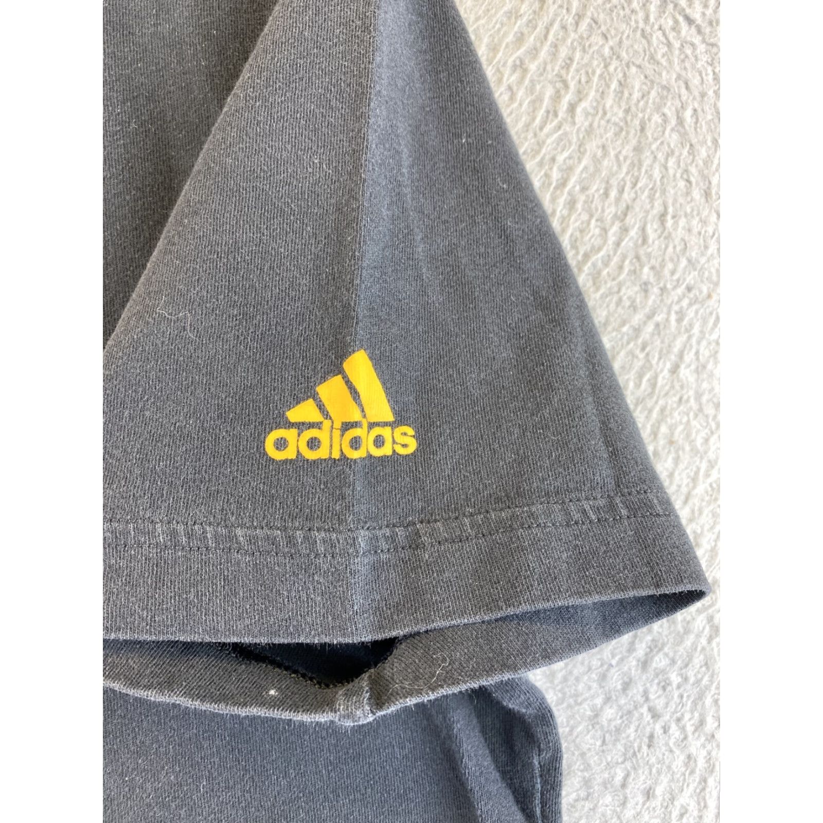 Adidas Adidas Men's M T-Shirt Black Graphic Logo Short Sleeve Casual Athleisure 90s Style Size US M / EU 48-50 / 2 - 7 Thumbnail