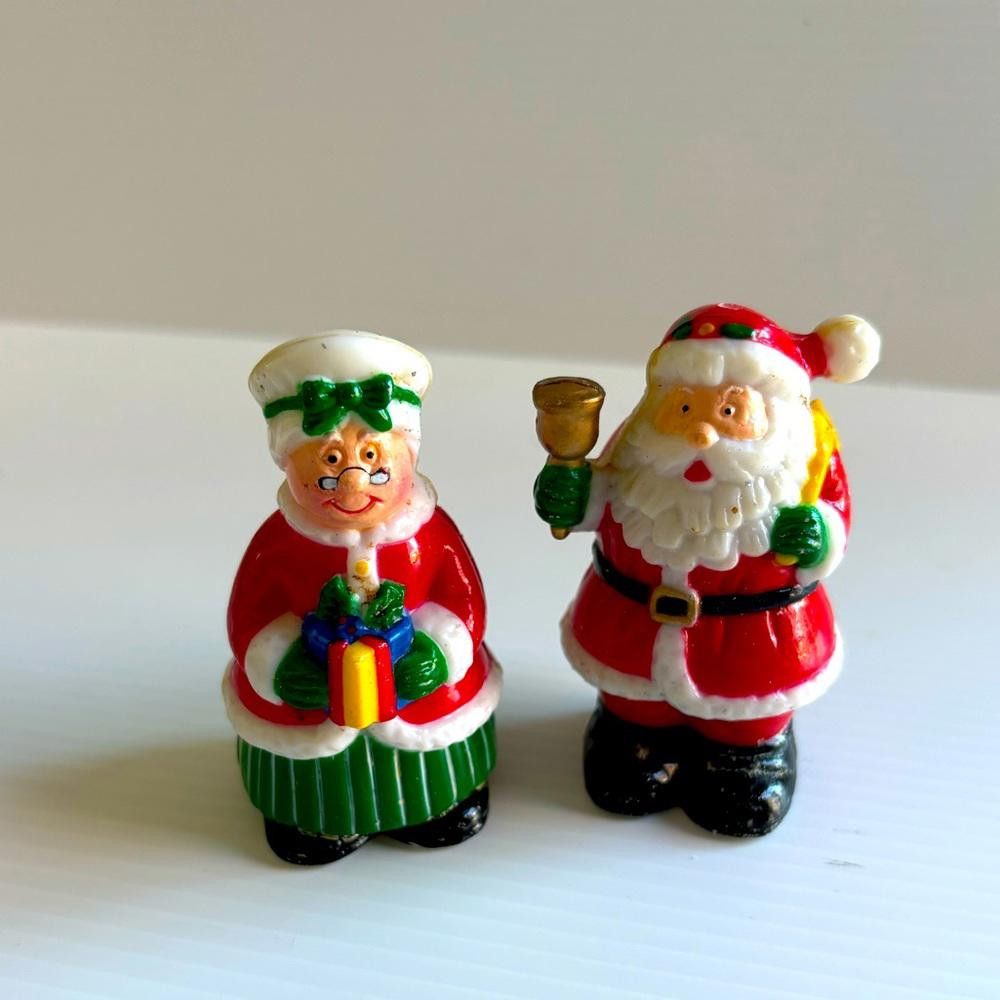 Designer Vintage Santa and Mrs. Claus Salt and Pepper Shakers Size ONE SIZE - 1 Thumbnail