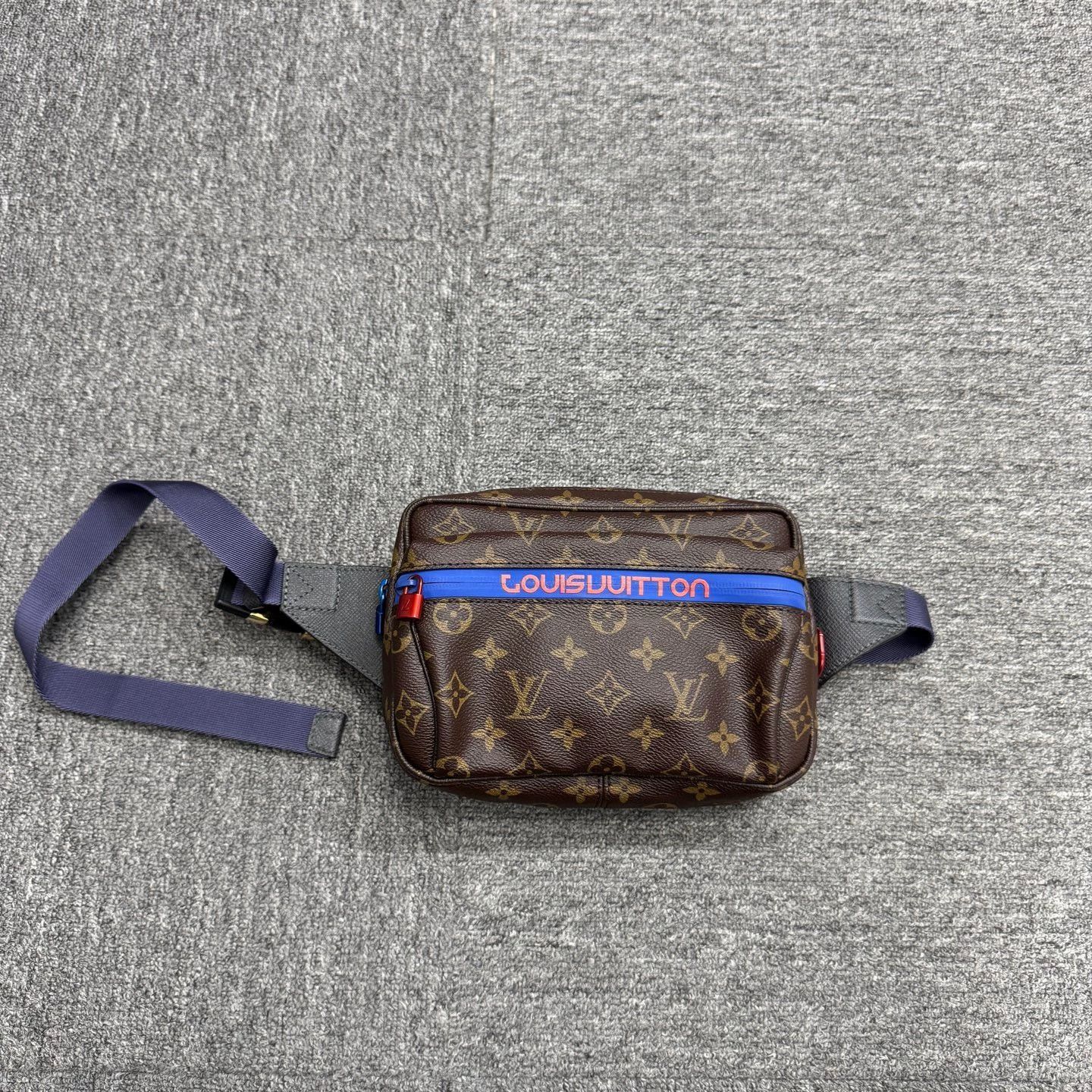 Louis Vuitton Multi-Color Monogram Fanny Pack Size ONE SIZE - 1 Thumbnail
