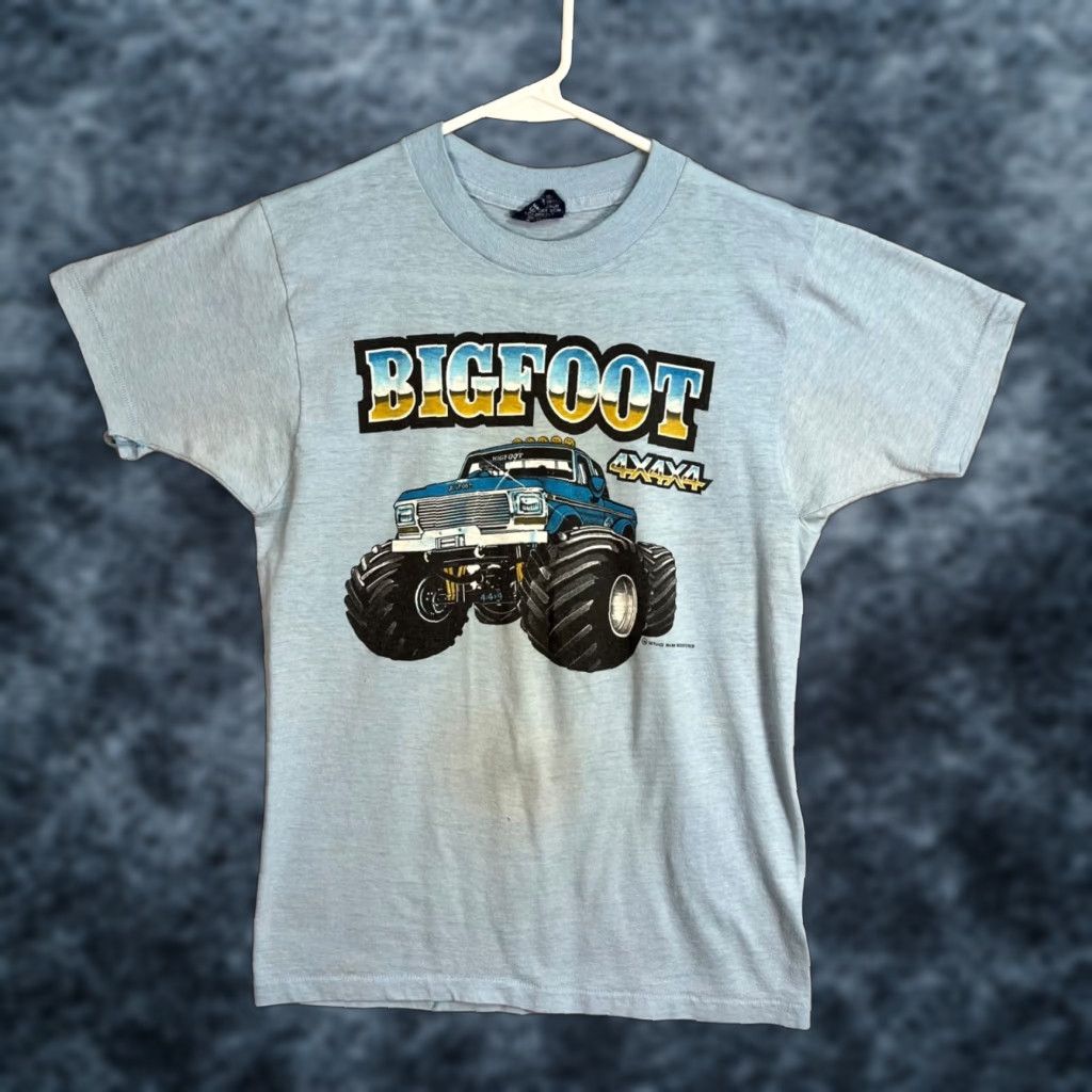 Vintage VINTAGE Bigfoot Monster Truck Racing T Shirt Adult Medium Blue Sneakers USA Made Mens Size US M / EU 48-50 / 2 - 1 Thumbnail