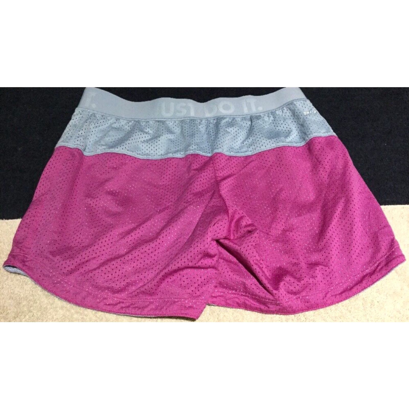Nike Nike Womens Fuchsia Gray Shorts Small Size S Vented Size 28" / US 6 / IT 42 - 2 Thumbnail
