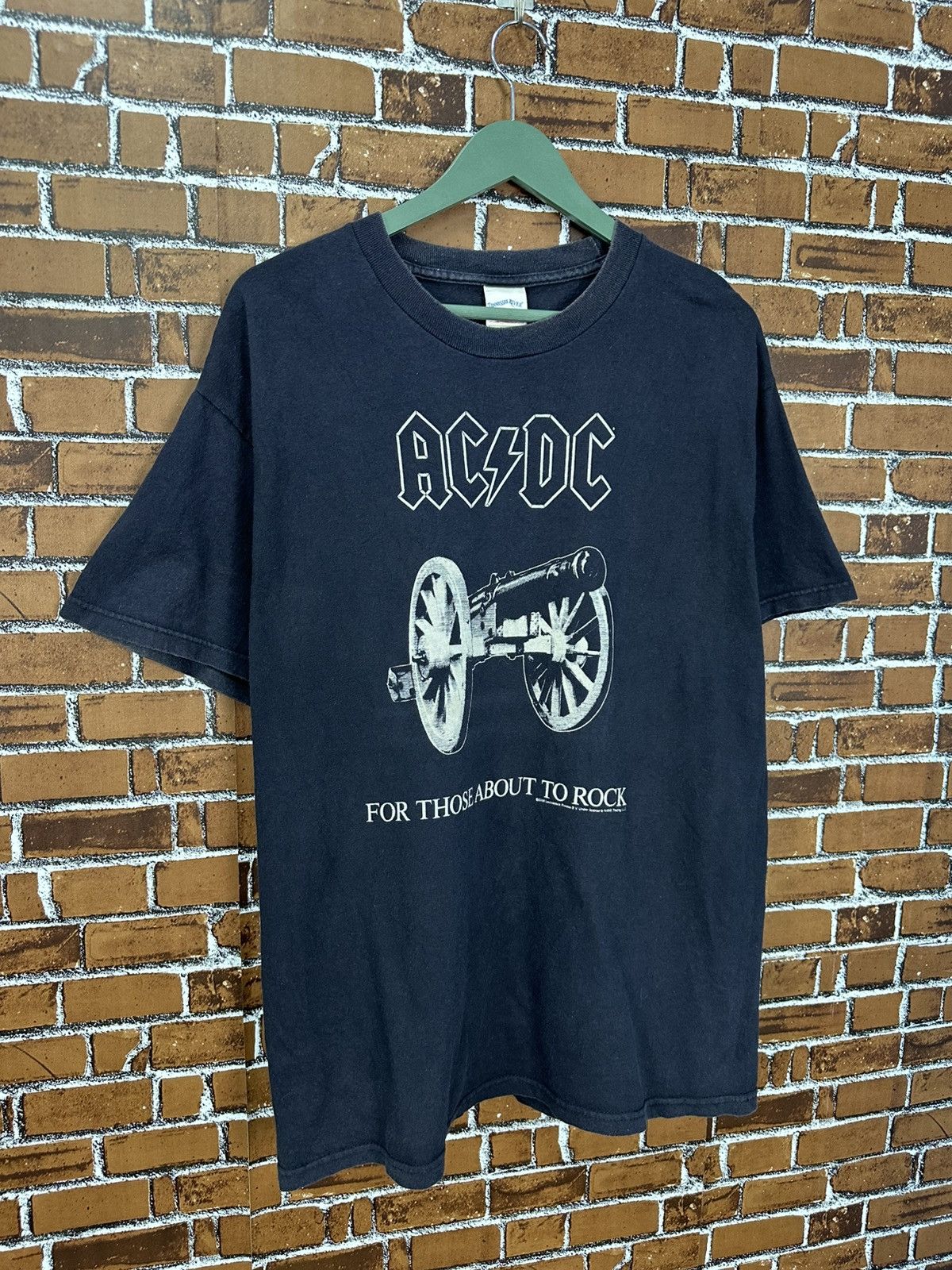 Band Tees Vintage Band ACDC For Those About To Rock Tshirt A1018 Size US L / EU 52-54 / 3 - 2 Thumbnail