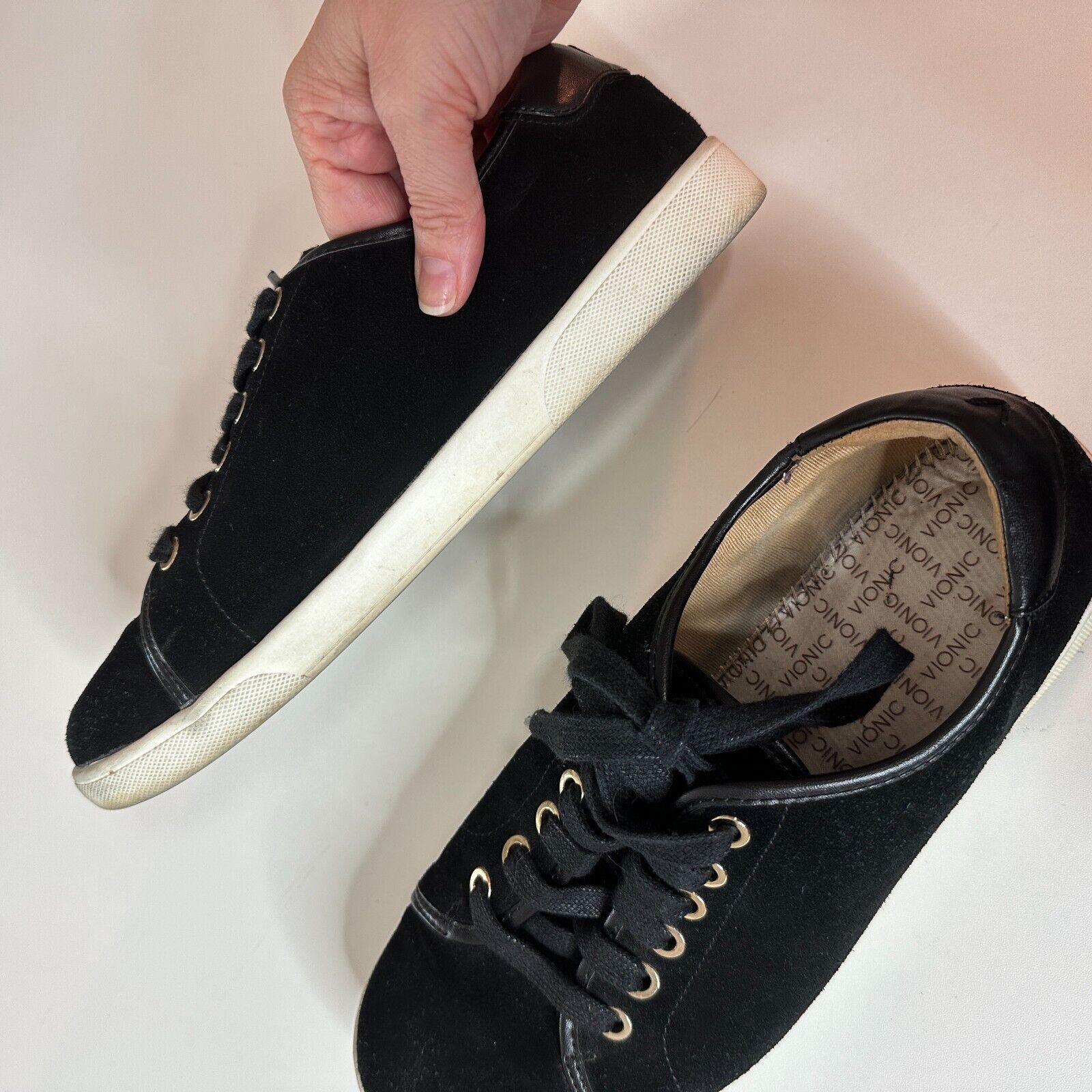 Vionic Vionic Sunny Brinley Black Suede White Trim Walking Shoe 8.5 Size US 8.5 / IT 38.5 - 7 Thumbnail