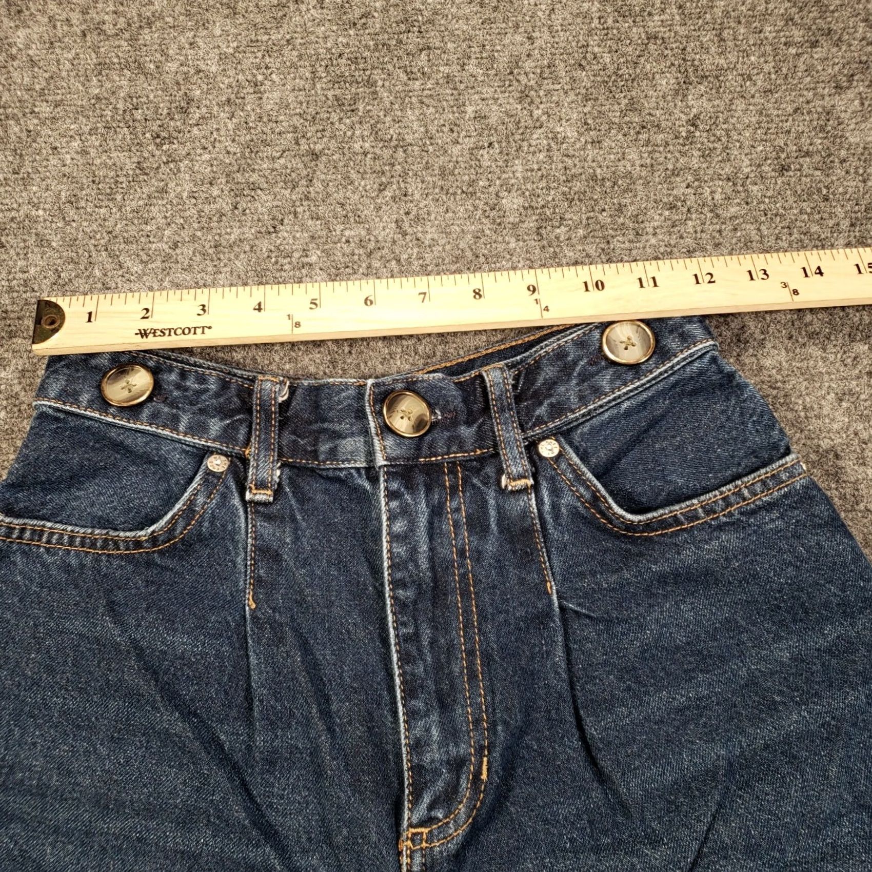 Vintage We The Free Jeans Womens 26 High Rise Capri Pleated Front Dark Wash Blue Denim Size 26" / US 2 / IT 38 - 7 Thumbnail