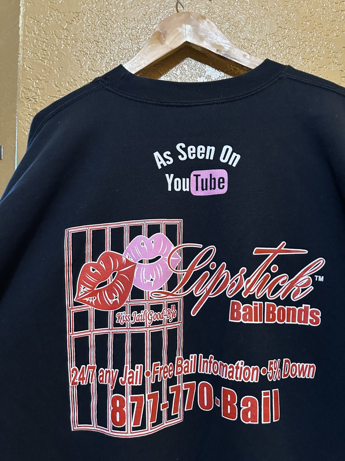 Vintage Vintage Lipstick Bail Bonds Kiss Jail Goodbye Sweatshirt XL Size US XL / EU 56 / 4 - 4 Thumbnail