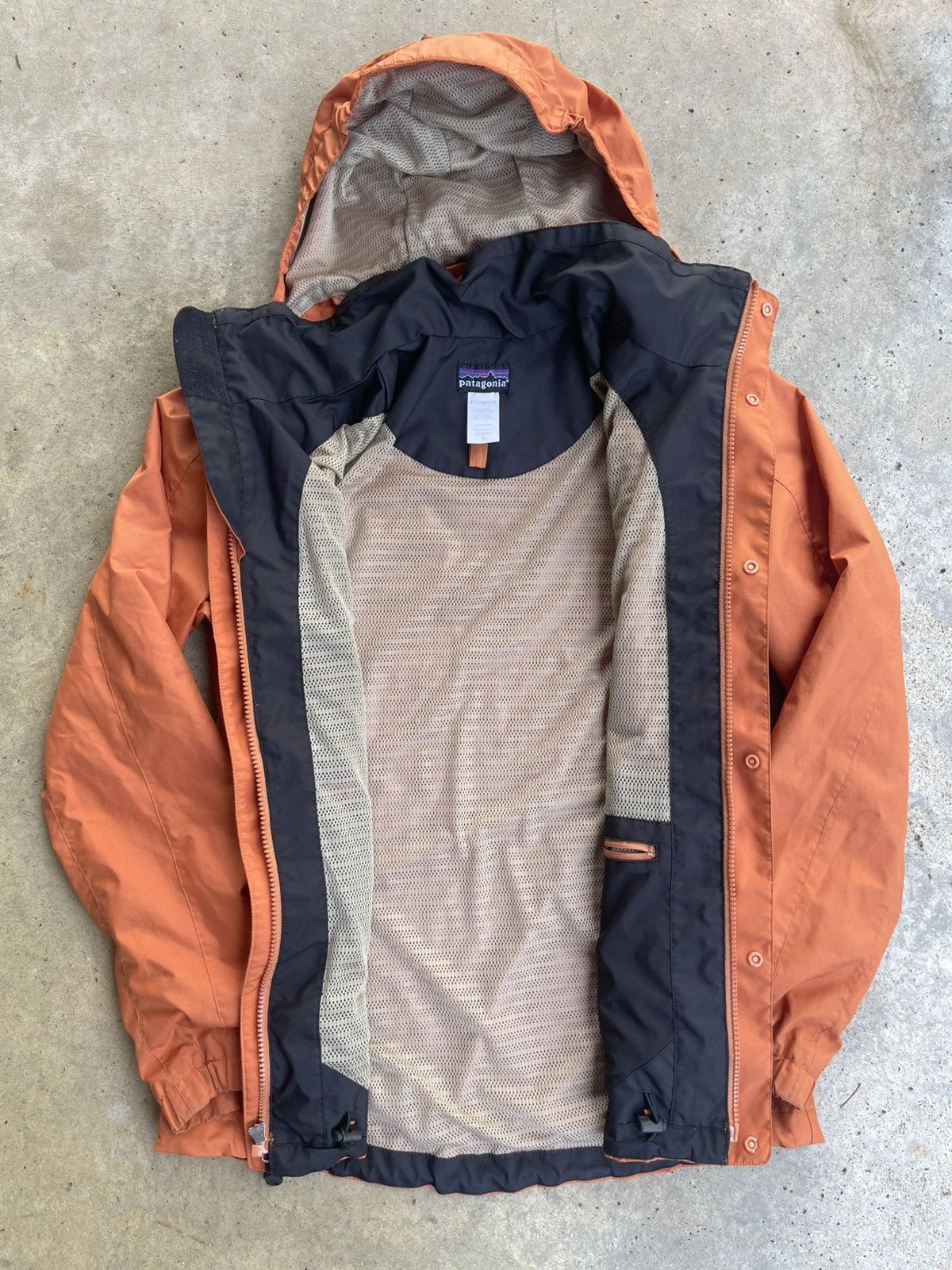 Patagonia Vtg Patagonia Windbreaker Puffer Orange Jacket Hooded Coat Size XS / US 0-2 / IT 36-38 - 2 Thumbnail