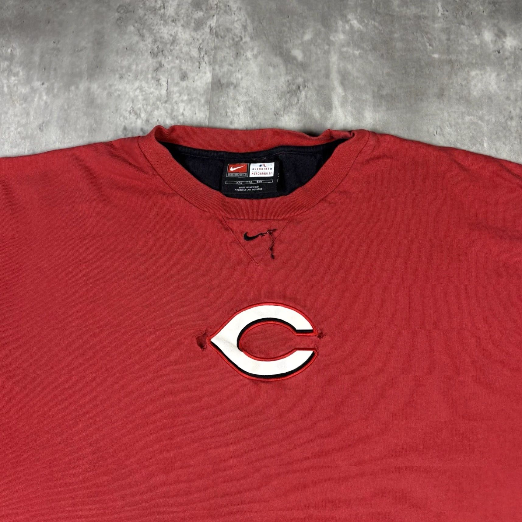 Nike VINTAGE Nike Cincinnati Reds Shirt T Shirt Mens 2XL Red Crew Neck Short Sleeve MLB Team Center Swoosh 90s Size US XXL / EU 58 / 5 - 2 Thumbnail
