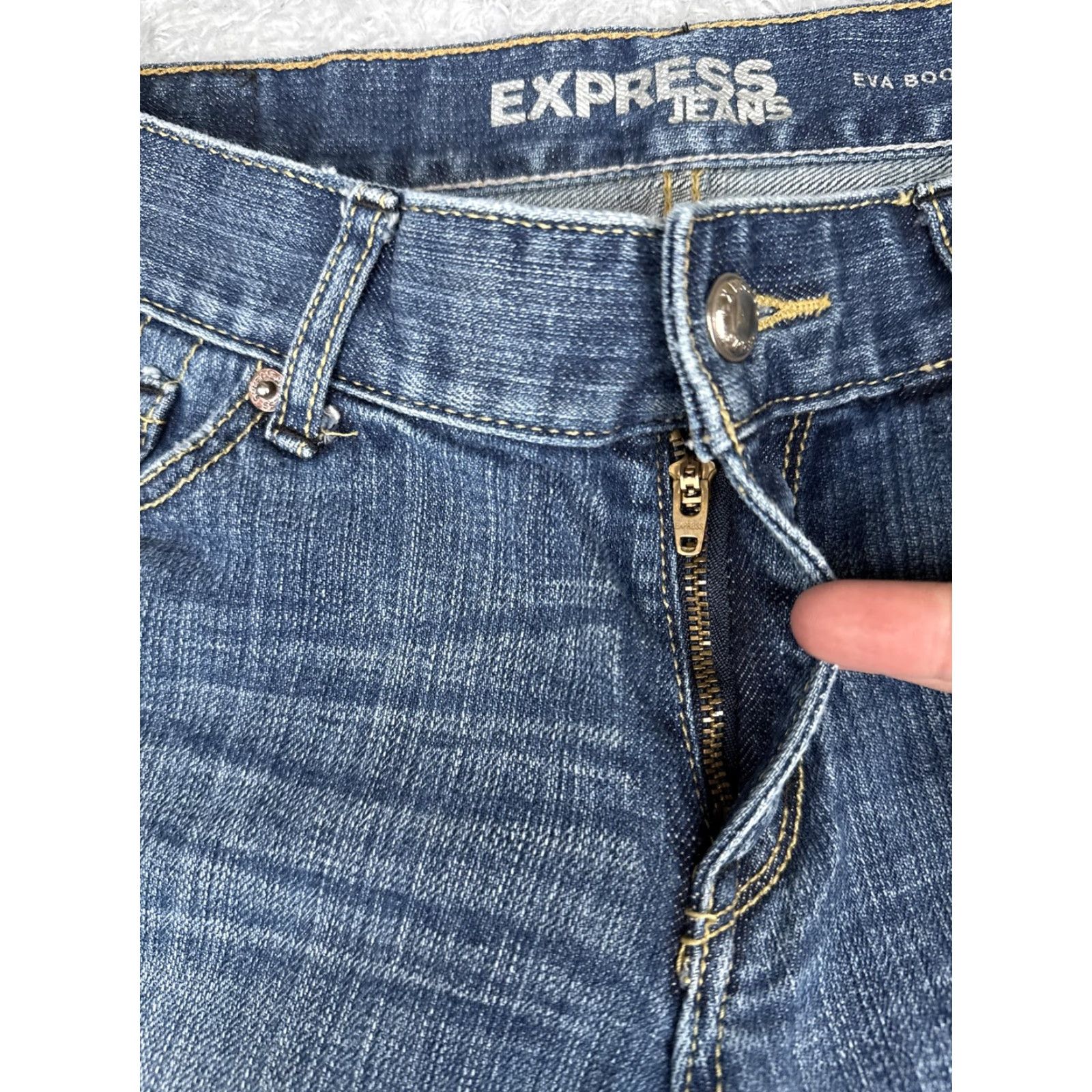 Express Express Eva Boot Cut Jeans Womens 8 Blue Low Rise Stretch Medium Denim 29x31 City Embroidered 5-Pocket Design Size 30" / US 8 / IT 44 - 5 Thumbnail