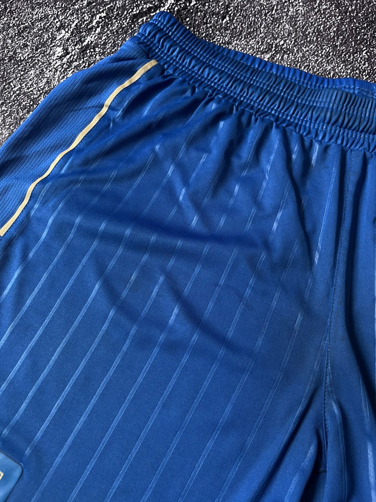 Puma Italy Home Football Soccer Shorts Puma size L Size US 34 / EU 50 - 5 Thumbnail