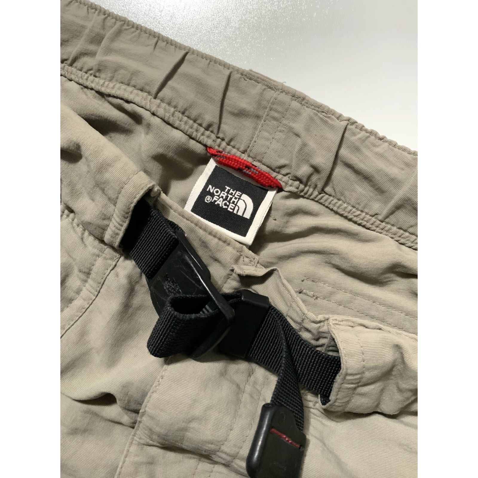 The North Face VINTAGE The North Face 2 In 1 Cargo Bel ted Khaki Hiking Pants Shorts Sz. S Men Cargo Hiking Pants Shorts Beige Belted 90s Mens Size US 29 - 7 Thumbnail