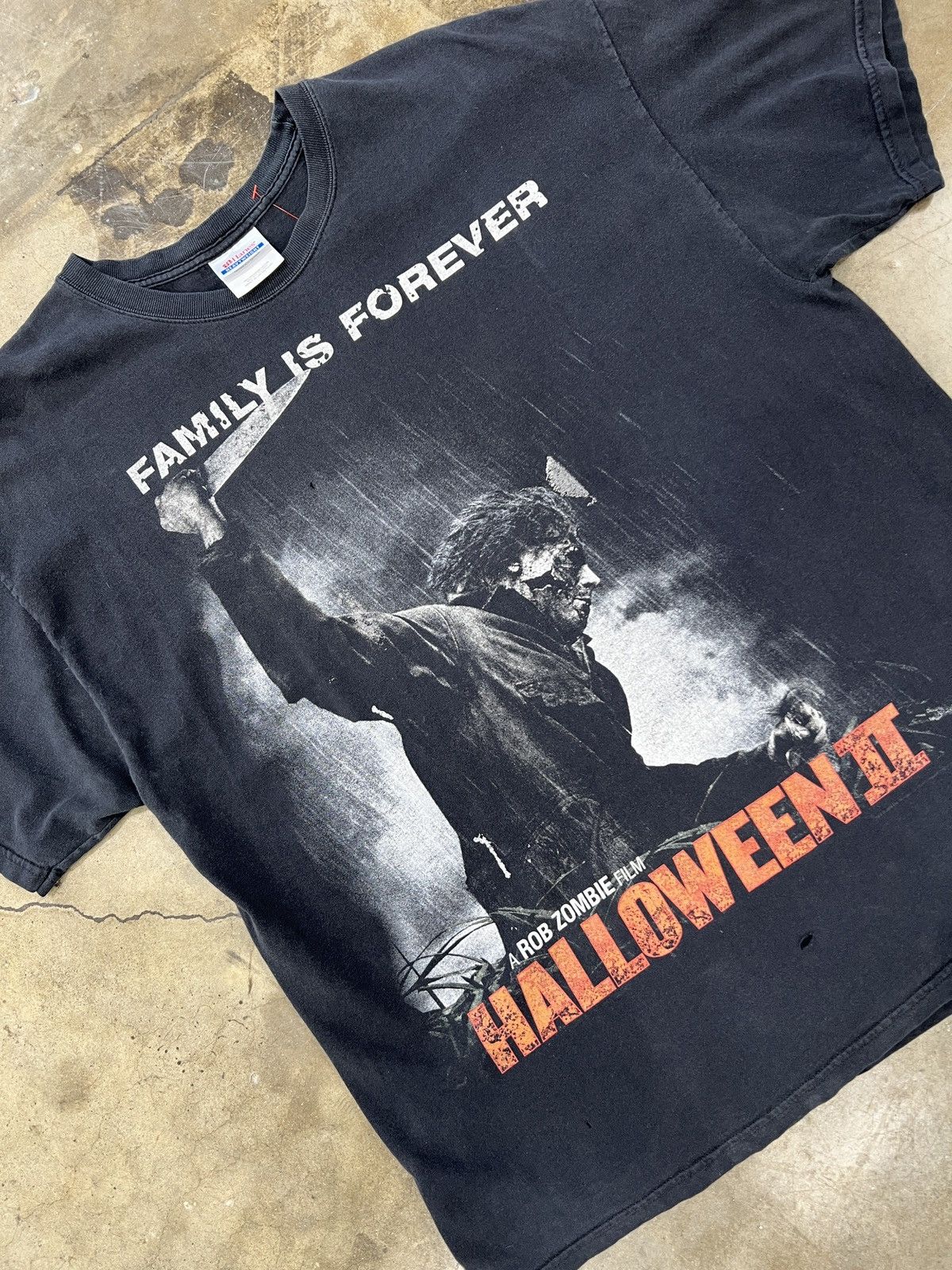 Vintage Vintage Halloween Family is Forever Rob Zombie Tee Sz. XL Size US XL / EU 56 / 4 - 1 Thumbnail