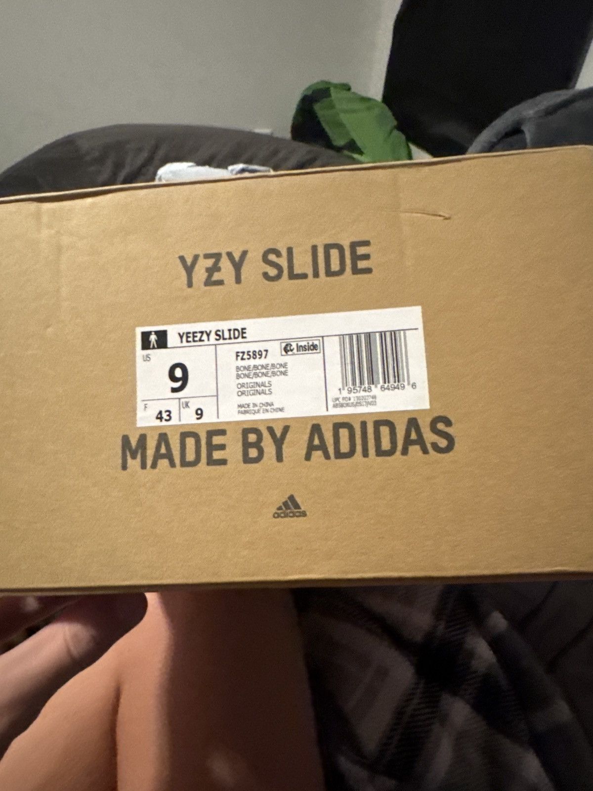 Adidas Addidas Yeezy Slide Bone 9 never worn Size US 9 / EU 42 - 6 Thumbnail