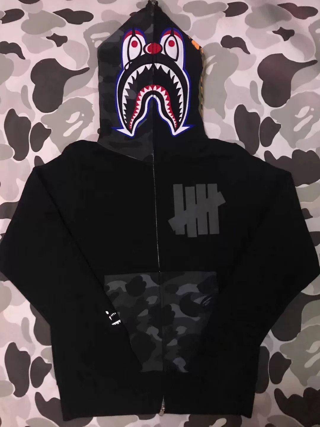 Bape Bape Shark Sweatshirt Pullover Size US XXL / EU 58 / 5 - 1 Thumbnail