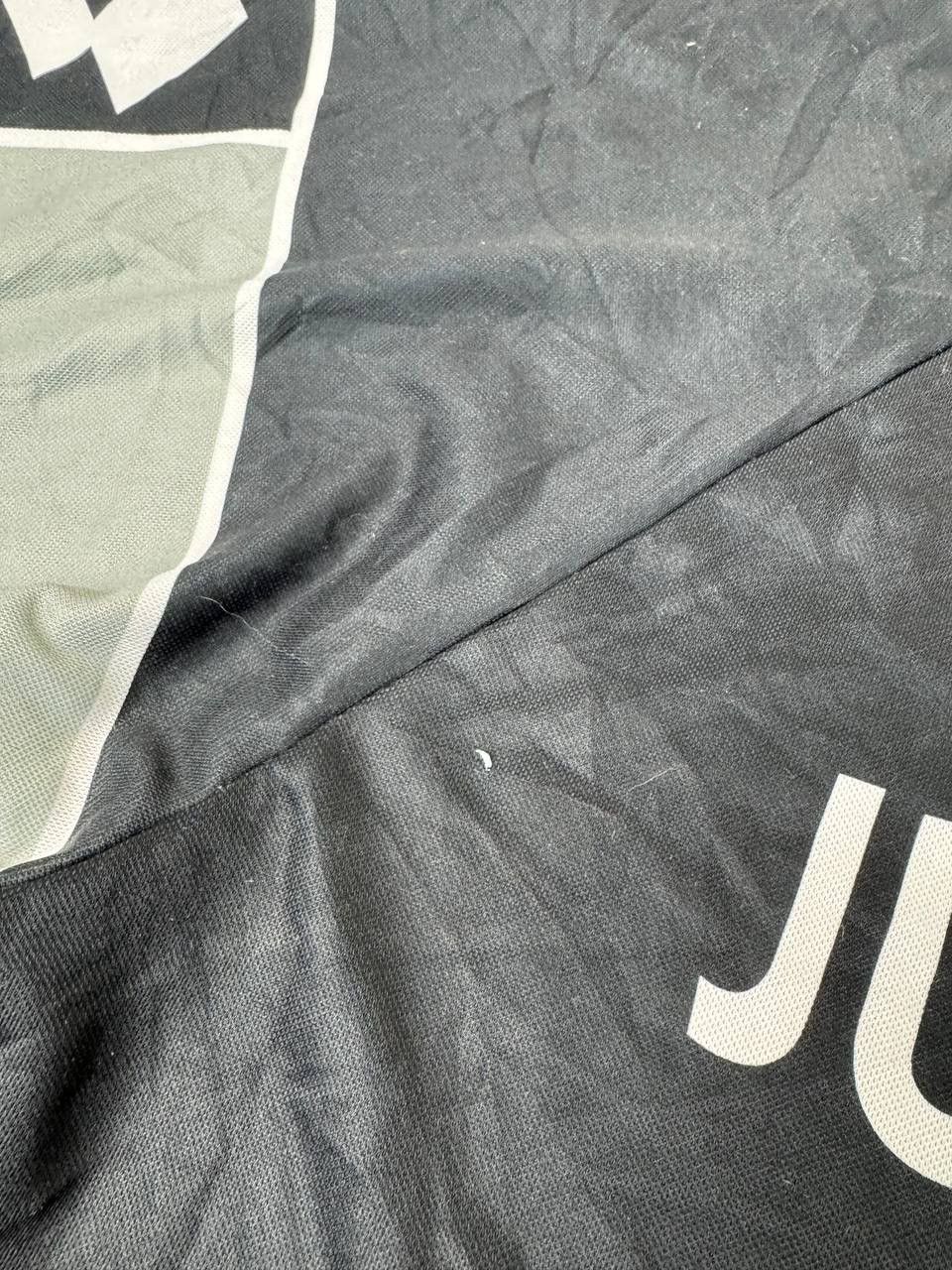 Lotto Sport Vintage Lotto Juventus 2000 2001 Training Shirt Jersey Size US L / EU 52-54 / 3 - 15 Thumbnail