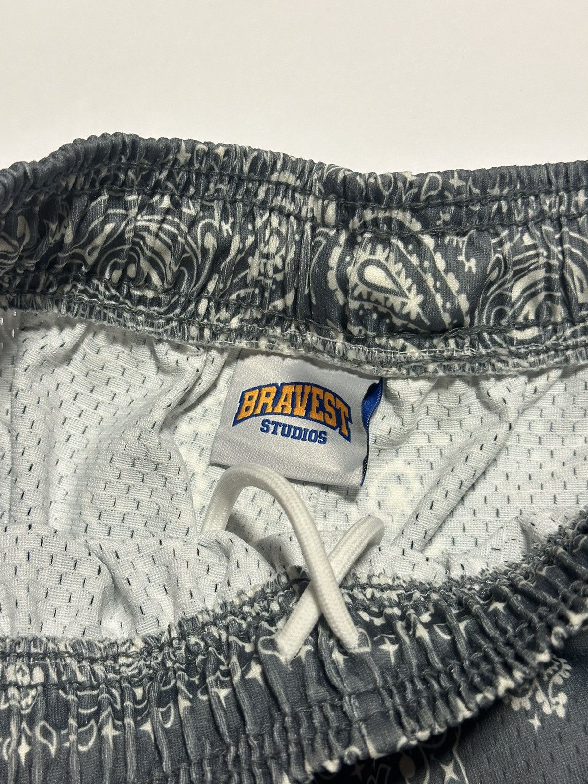 Bravest Studios Grey Paisley Bravest Studios Shorts Size US 34 / EU 50 - 4 Thumbnail