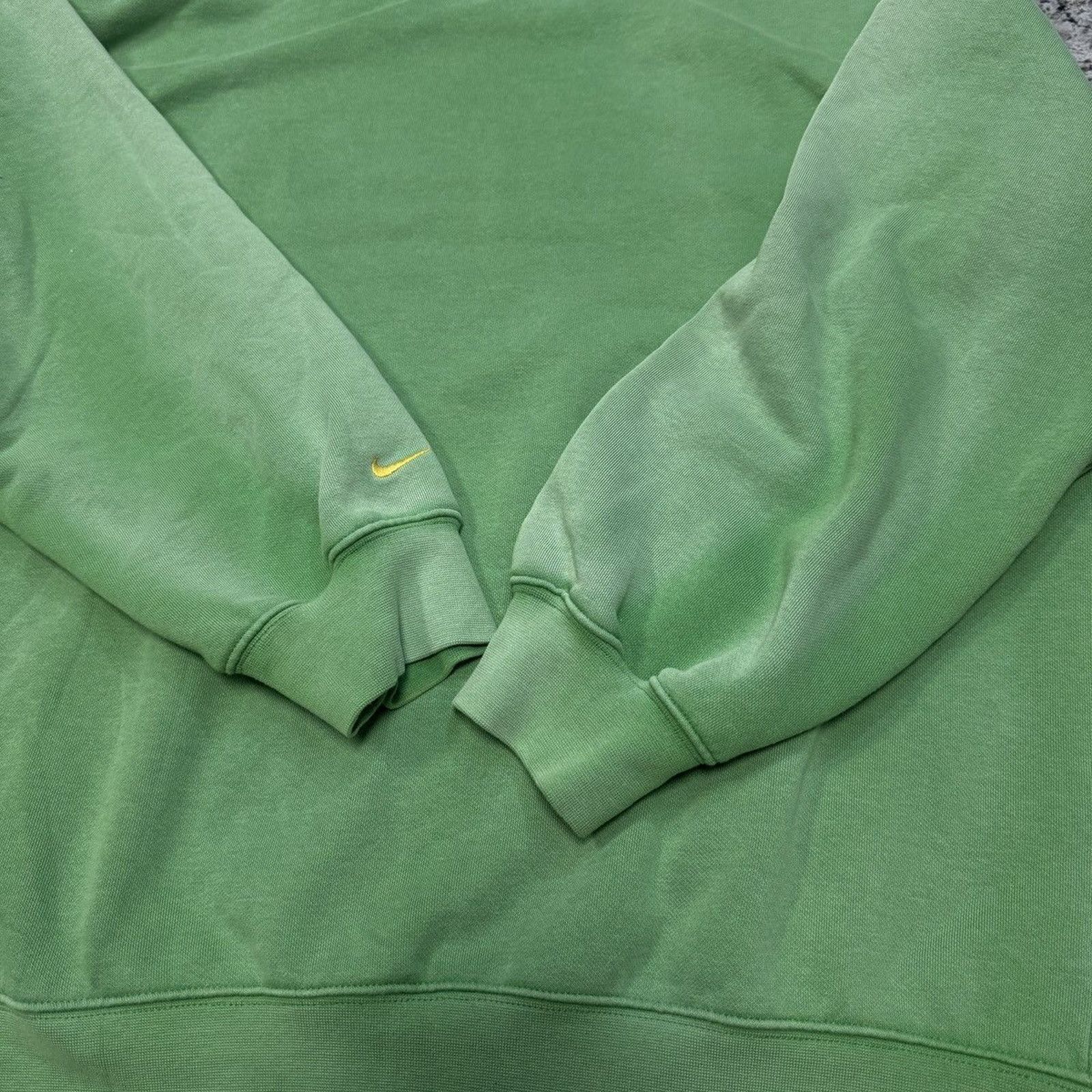 Nike Vintage Faded Green Nike Soccer Hoodie Size US L / EU 52-54 / 3 - 10 Thumbnail