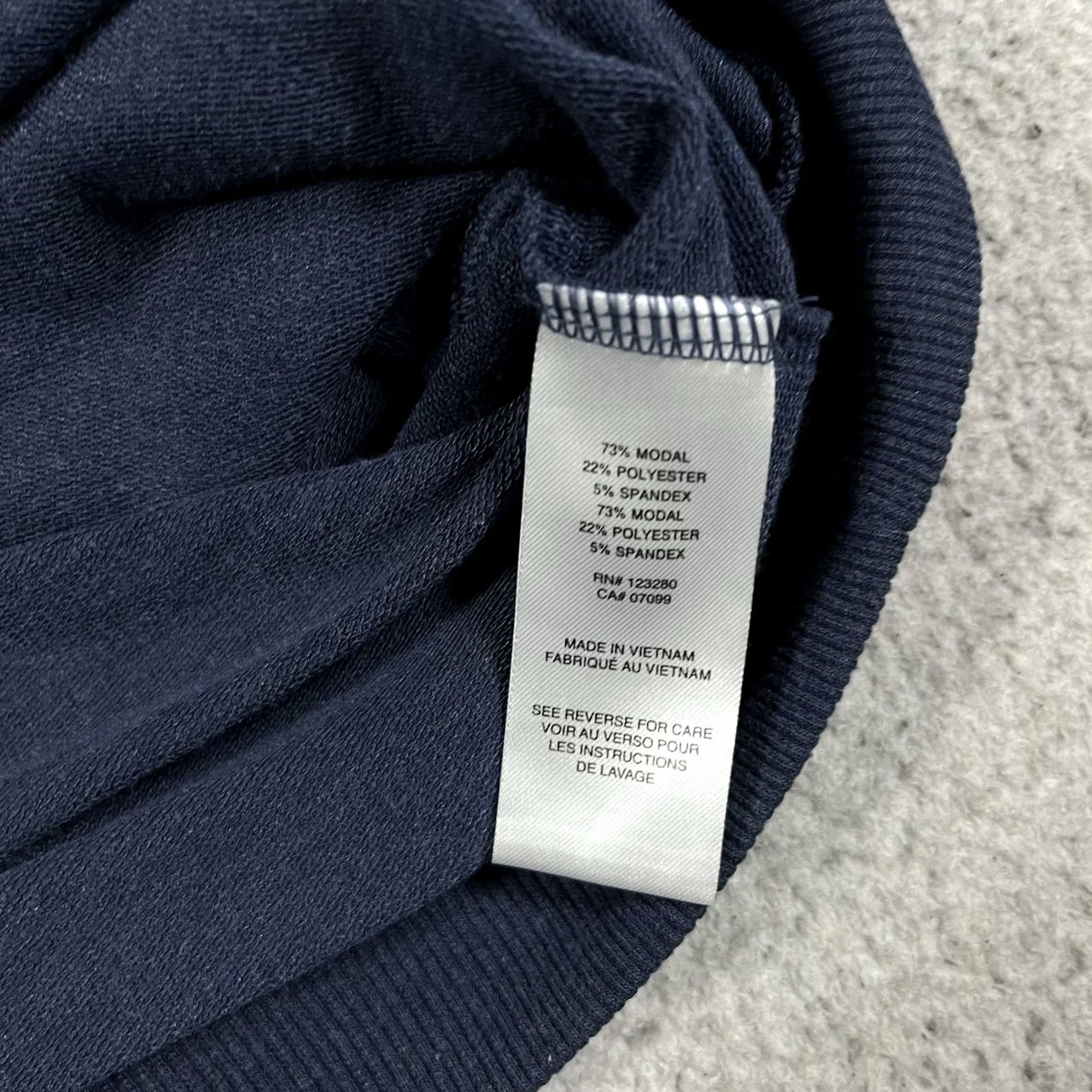 TravisMathew Travis Mathew Sweatshirt Mens XL Crewneck Golf Pullover Solid Blue Logo Embroidered Breathable Lightweight All Seasons Stretch Size US XL / EU 56 / 4 - 6 Thumbnail