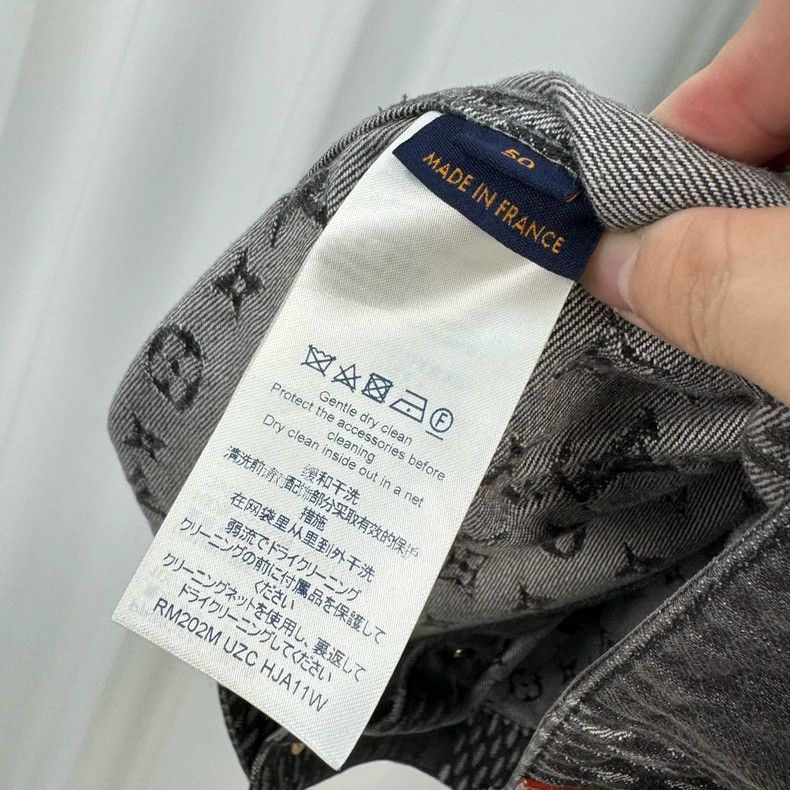 Louis Vuitton Louis Vuitton Black and grey print denim jacket Size US M / EU 48-50 / 2 - 6 Thumbnail