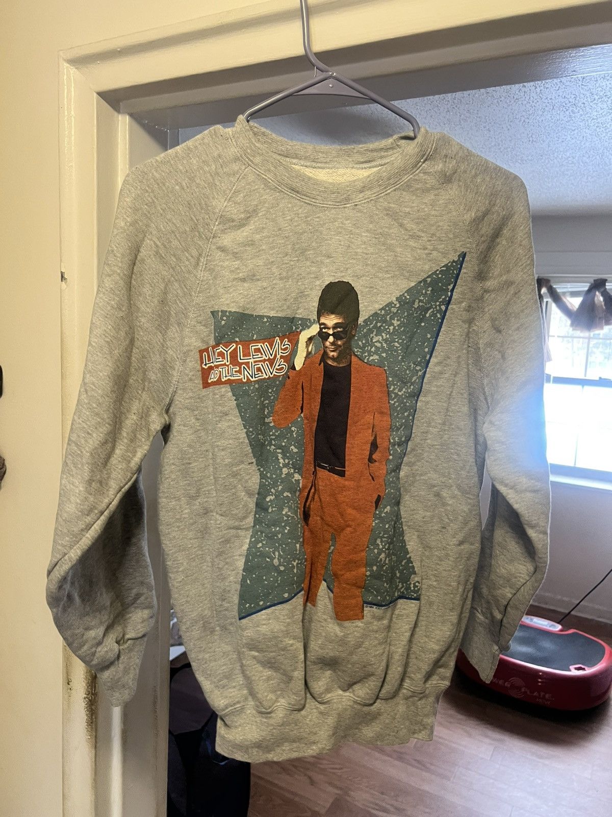 Other Vintage Huey Lewis Japan 85 Tour crewneck sweatshirt small Size US S / EU 44-46 / 1 - 1 Thumbnail
