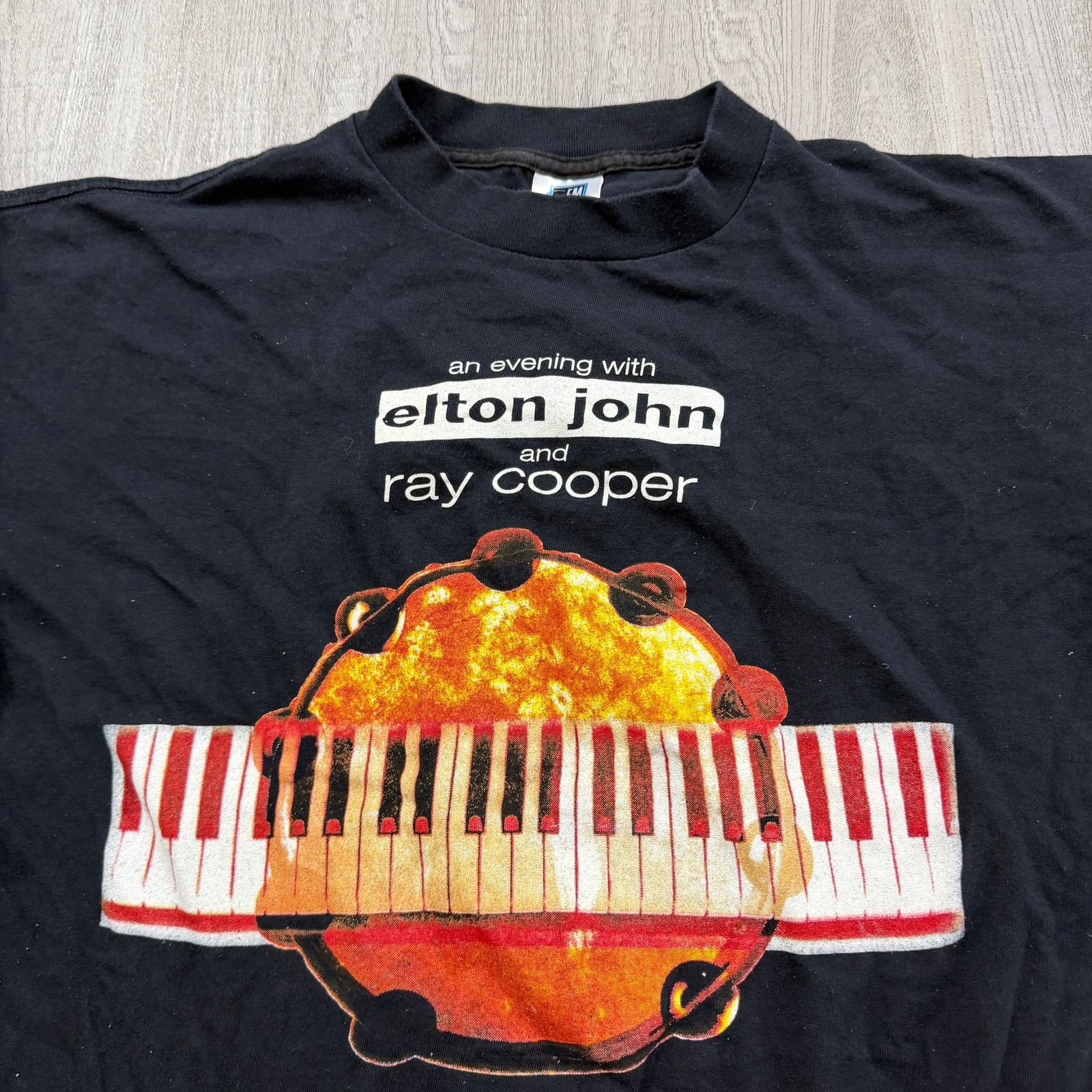 Vintage Vintage Elton John and Ray Cooper Band Shirt Men's XL Black Size US XL / EU 56 / 4 - 3 Thumbnail