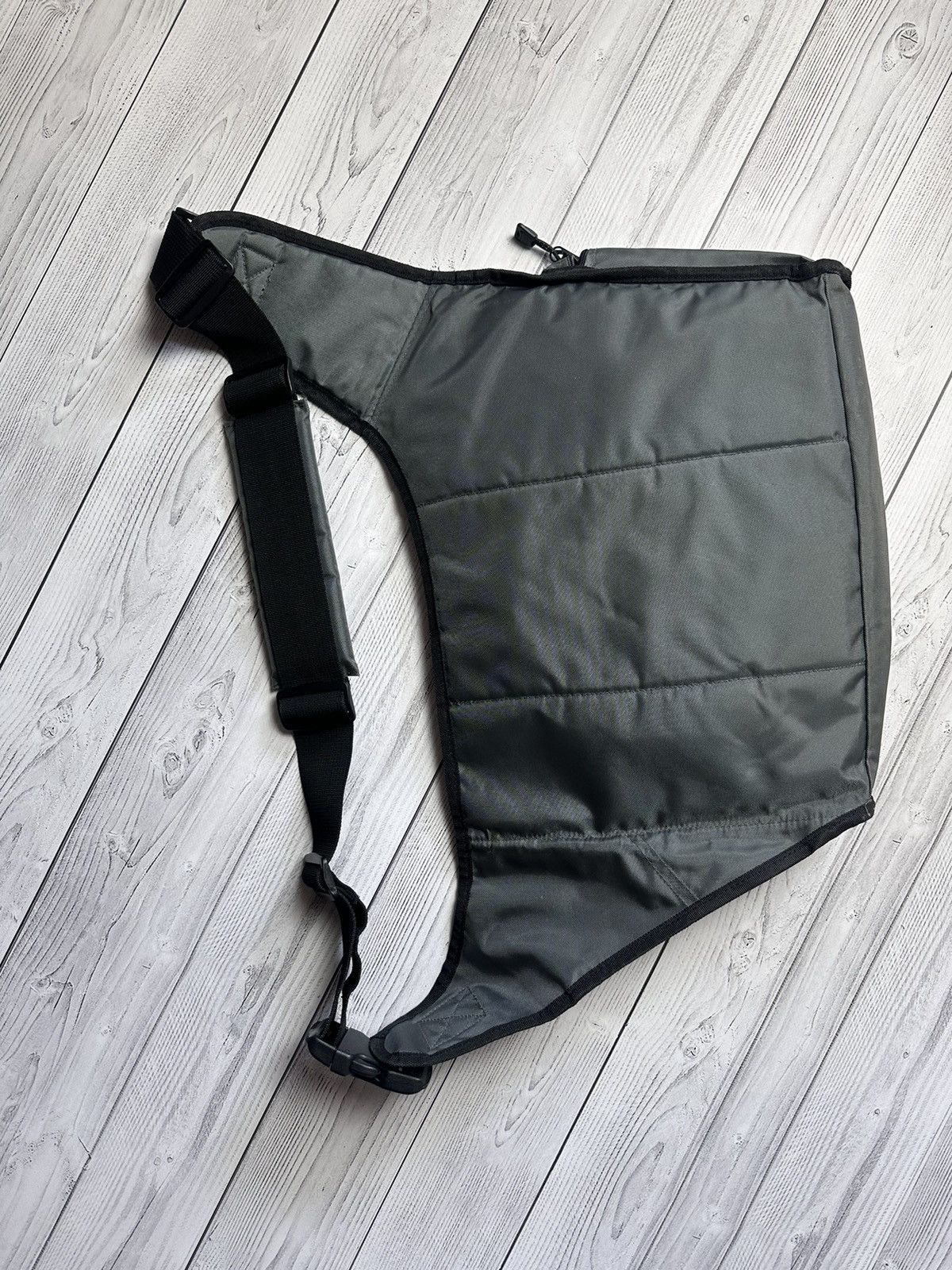 Gap × Vintage gap sling bag avant-garde multiple pocket rare Y2K Size ONE SIZE - 4 Thumbnail