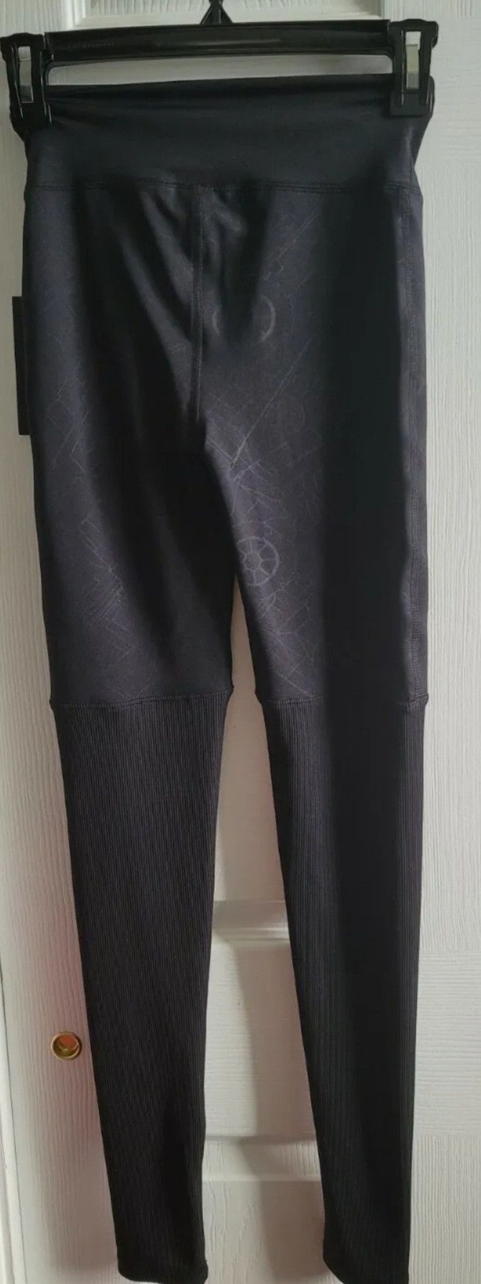 Other BLACK HER UNIVERSE STAR WARS LEGGINGS PANTS SIZE XSMALL Size 29" - 3 Thumbnail