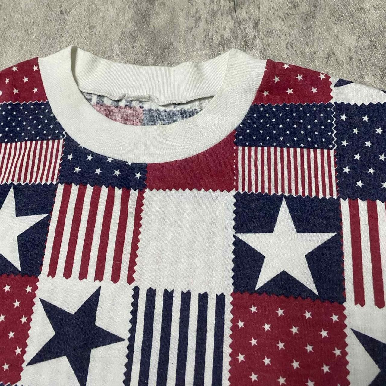 Other 90s red, white and blue flag pattern short sleeve shirt Size US L / EU 52-54 / 3 - 3 Thumbnail