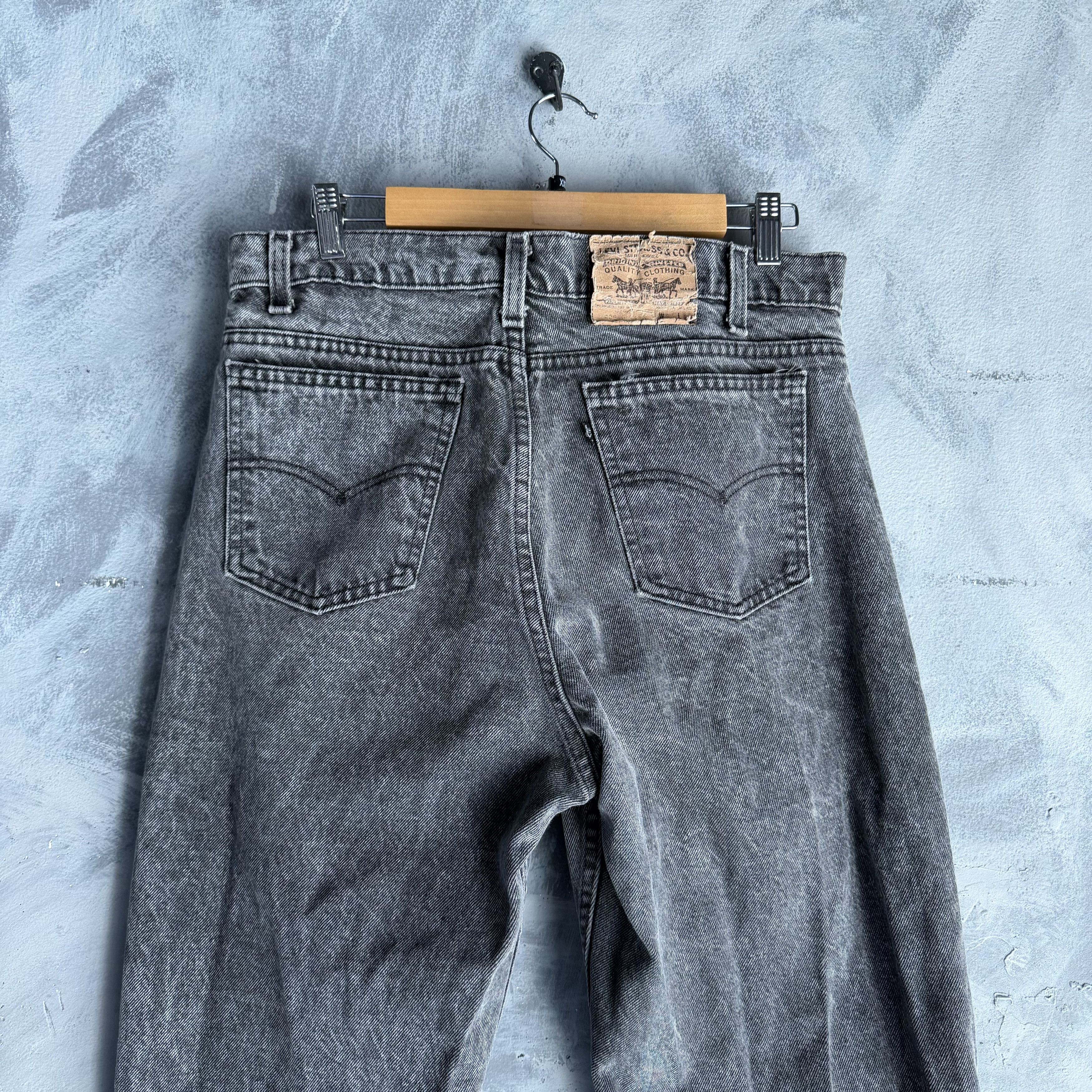 Levi's Vtg Levis 550 Jeans Mens Black 90s Made In USA Baggy Tapered Size US 34 / EU 50 - 3 Thumbnail