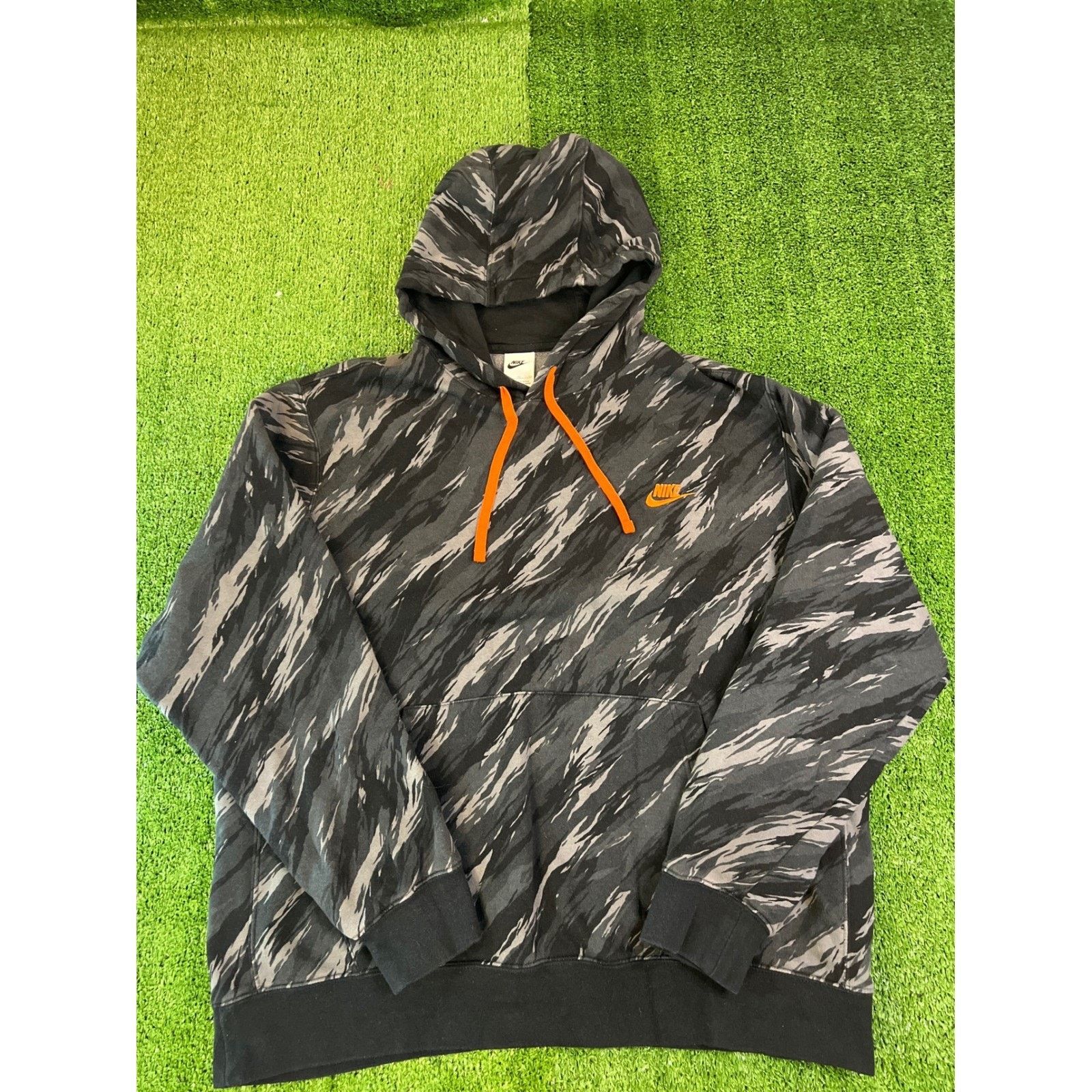 Nike Nike Mens XL Tiger Camo Hoodie Black Orange Sweatshirt Size US XL / EU 56 / 4 - 1 Thumbnail