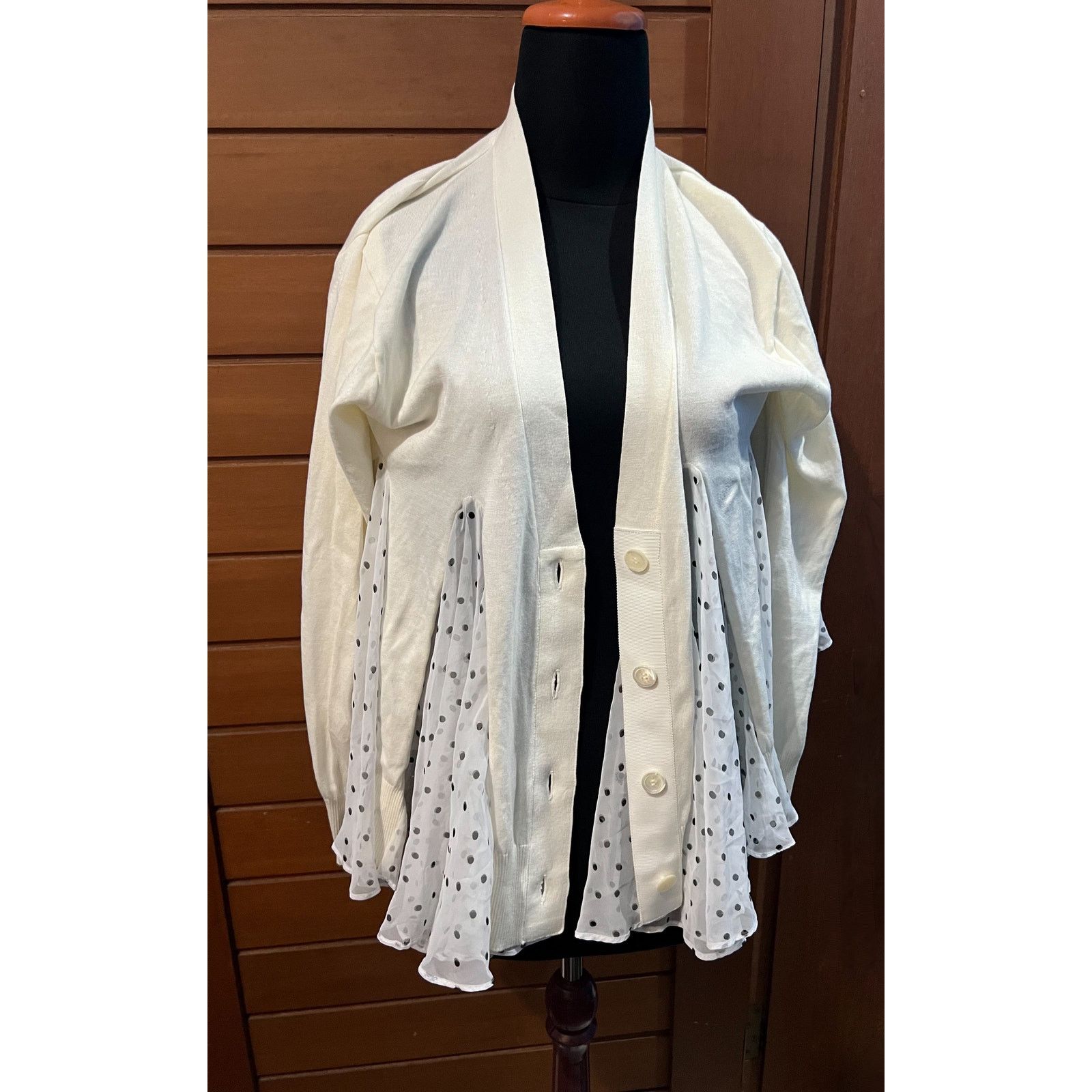 Sacai ❣️RTP $600+❣️ Sacai Polkadot Flutter Cardigan in White Size XS / US 0-2 / IT 36-38 - 1 Thumbnail