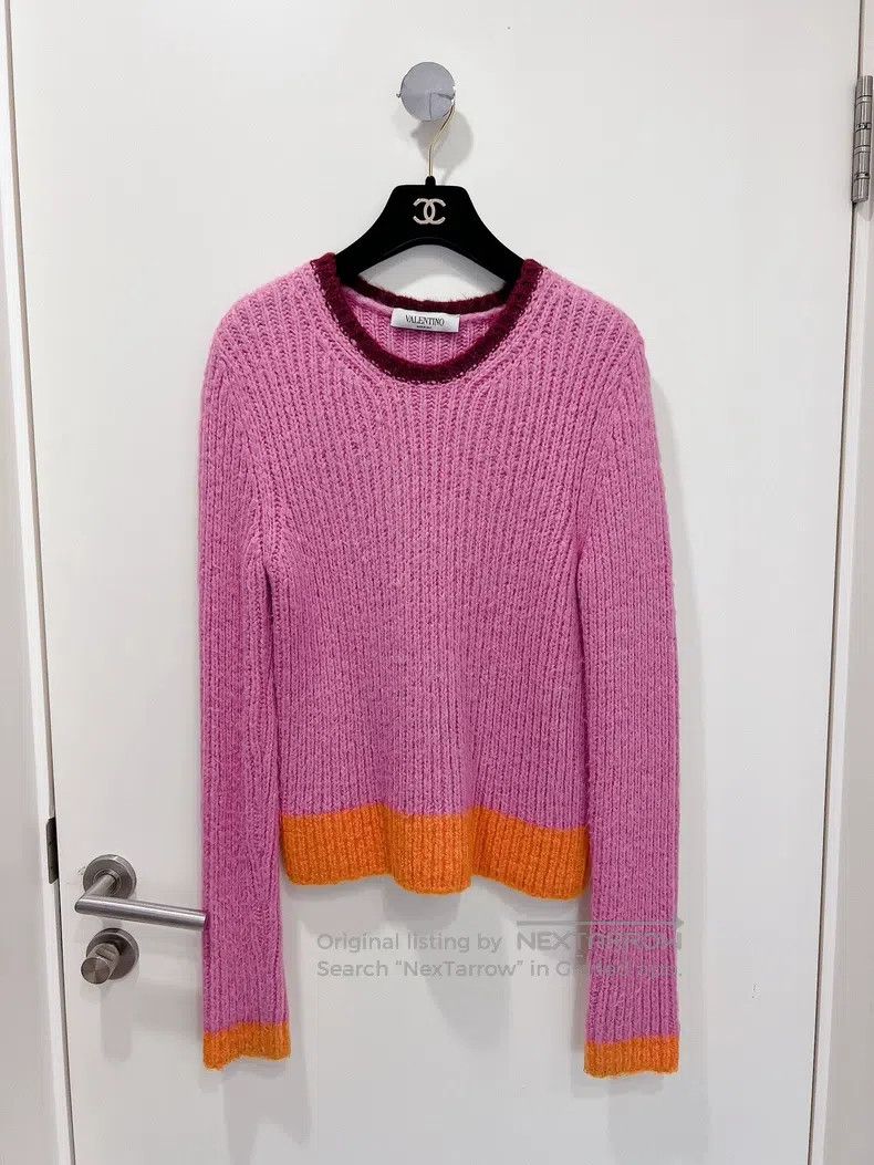 Valentino Pink crewneck pullover knit sweater