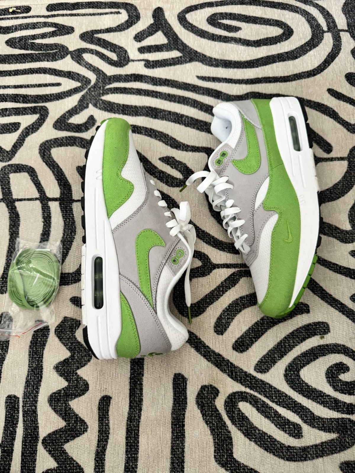 Nike × Patta 20th anniversary Patta Air Max 1 Size US 9.5 / EU 42-43 - 2 Thumbnail