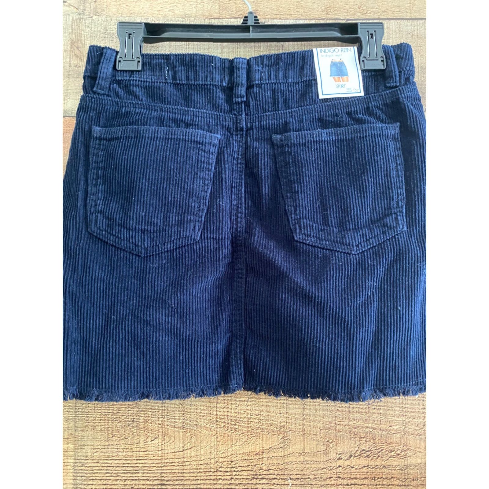 Vintage VINTAGE Indigo Rein Blue Corduroy Mini Skirt Button Fly Frayed Hem Women's 7/27 100% Cotton Burgundy Size 28" / US 6 / IT 42 - 3 Thumbnail