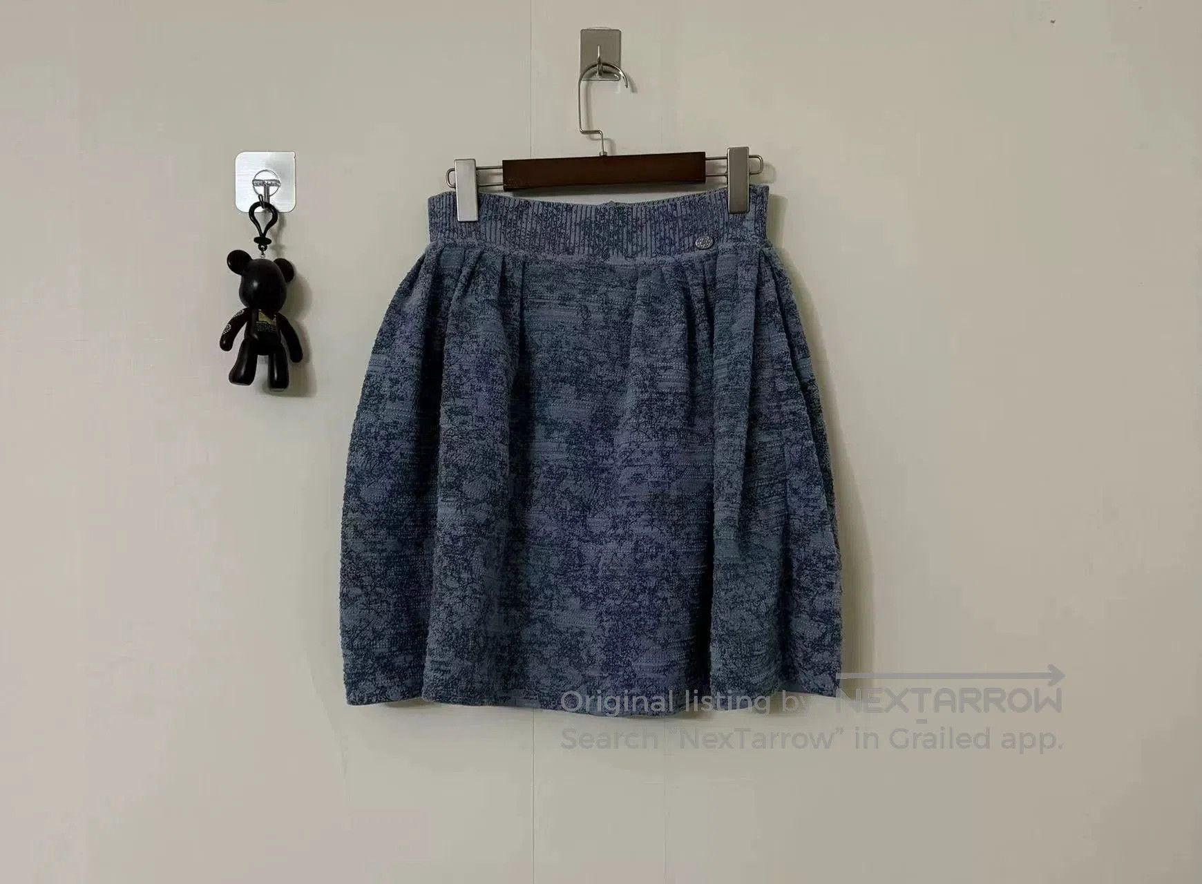 Chanel chanel flower bud half skirt. Size 37" - 1 Thumbnail