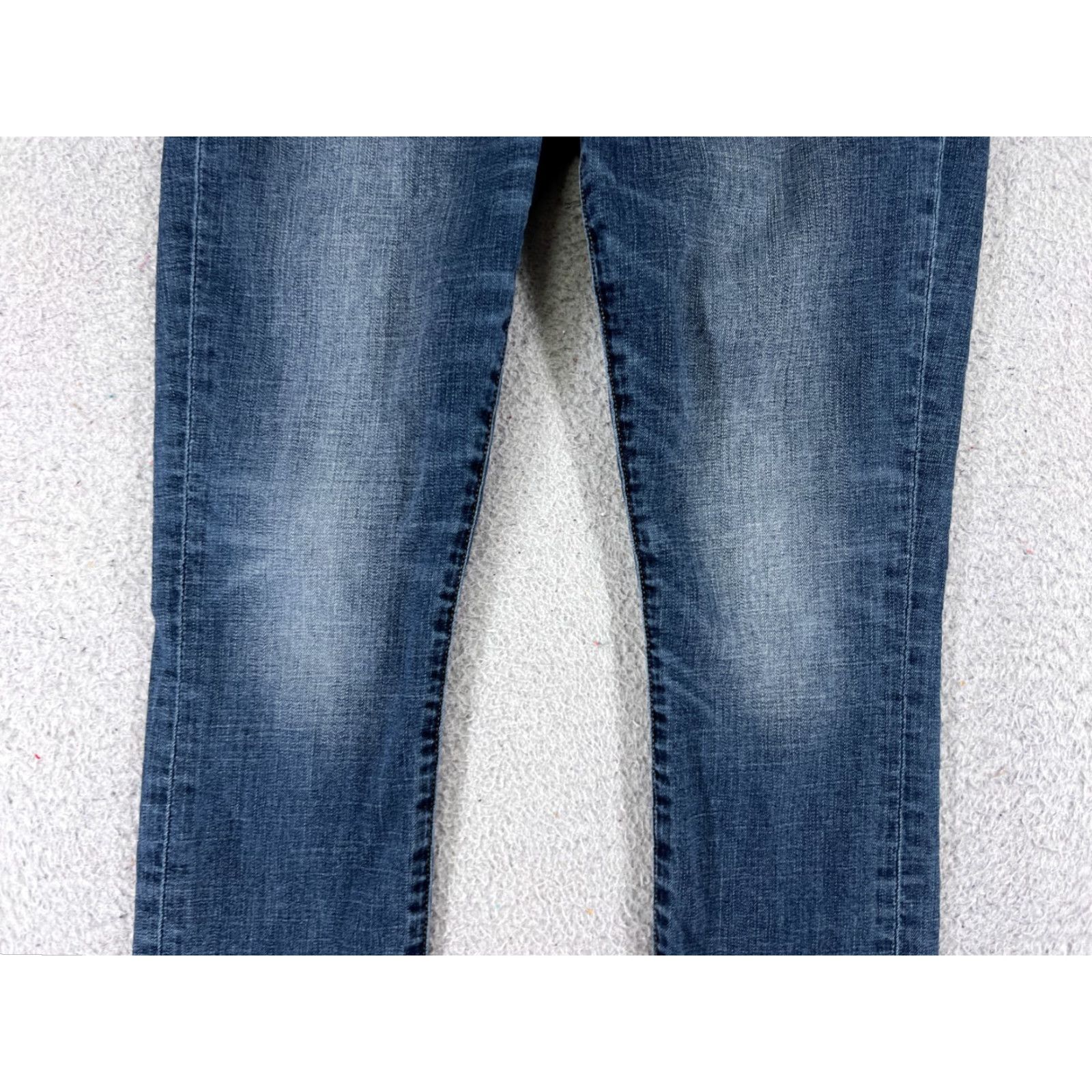 Lucky Brand Lucky Brand Jeans Womens 2 Blue Denim Straight Low Rise 26x25 Cotton Blend 5-Pocket Logo Embroidered Button 26 in Waist Regular Inseam 25 in XS? Size 26" / US 2 / IT 38 - 3 Thumbnail